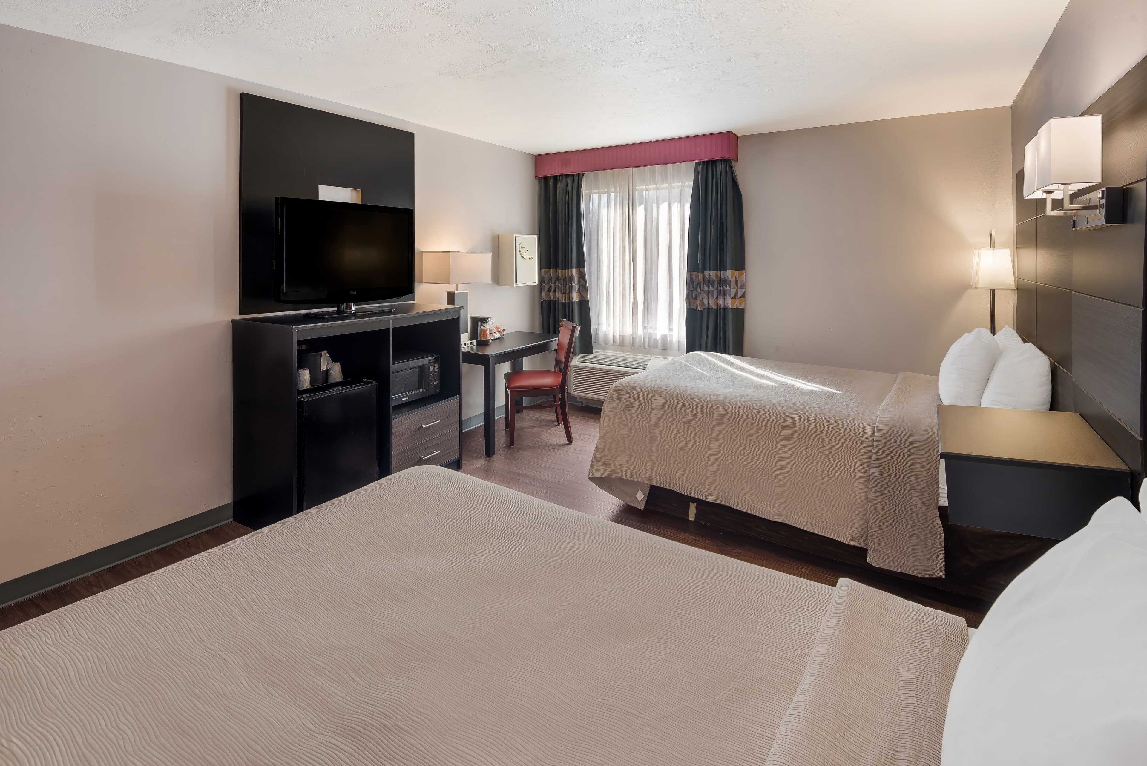 Quality Inn & Suites Cincinnati I-275 - Image 4