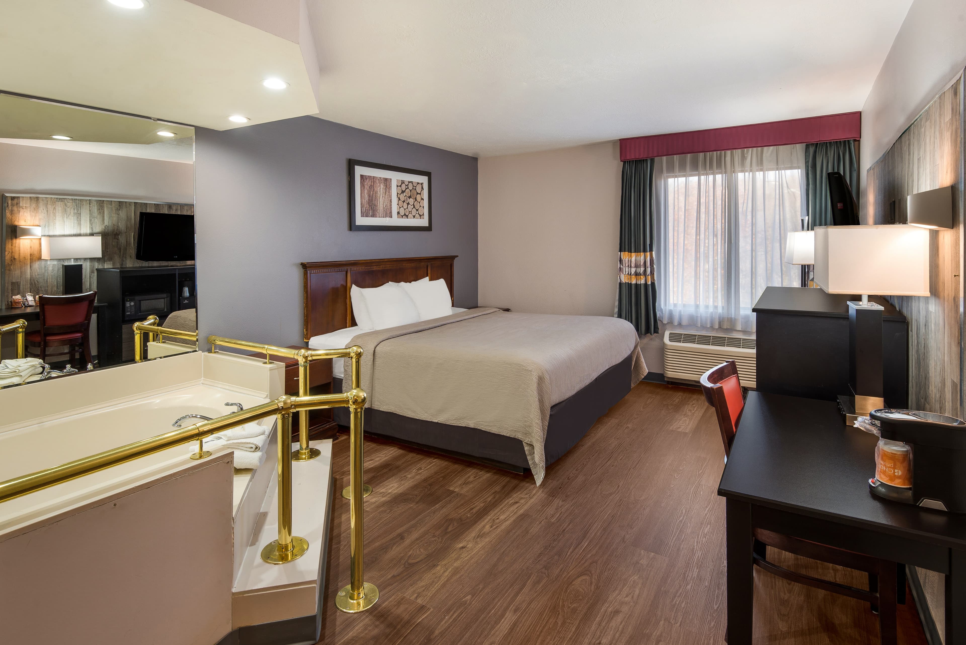 Quality Inn & Suites Cincinnati I-275 — 12