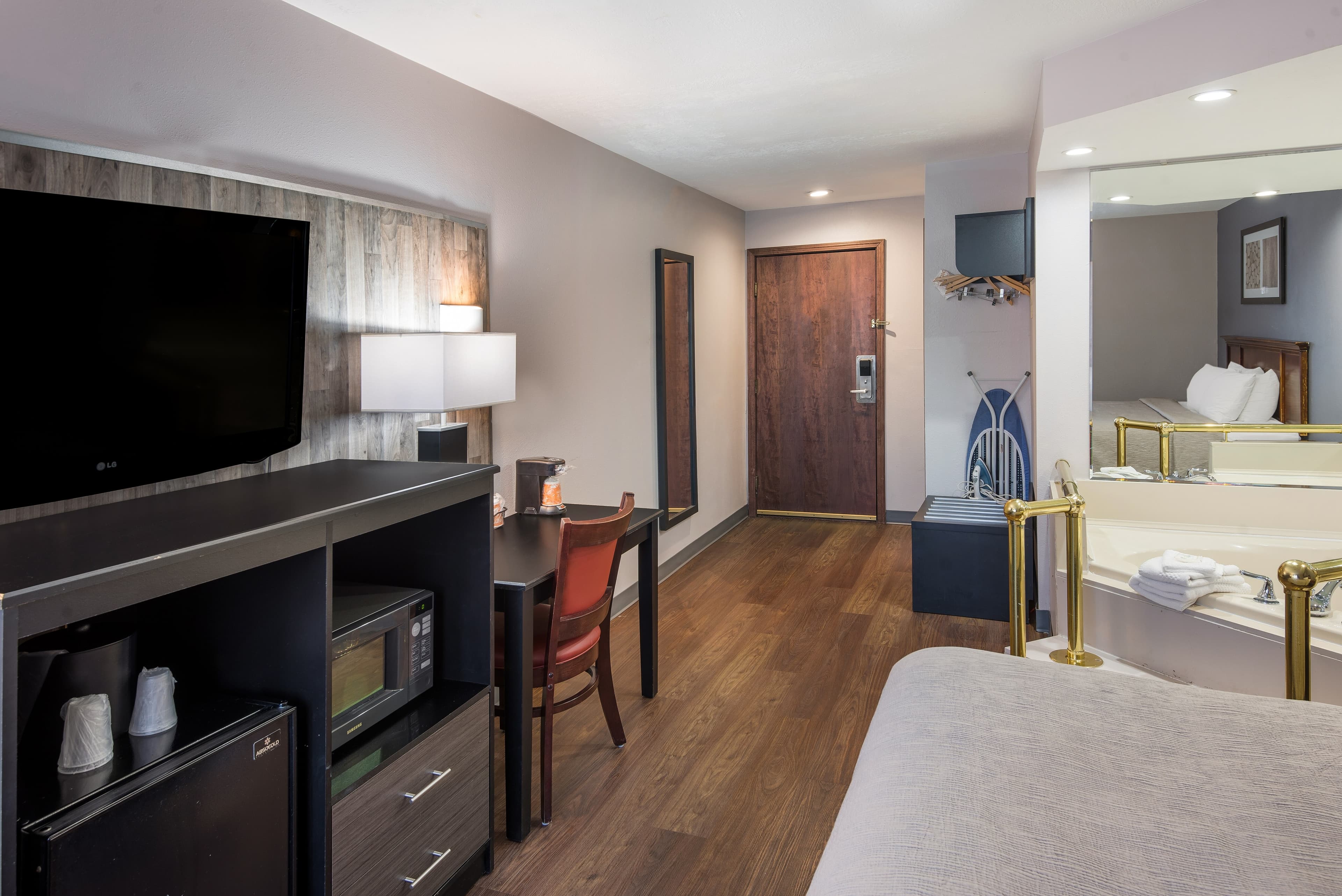 Quality Inn & Suites Cincinnati I-275 — 14