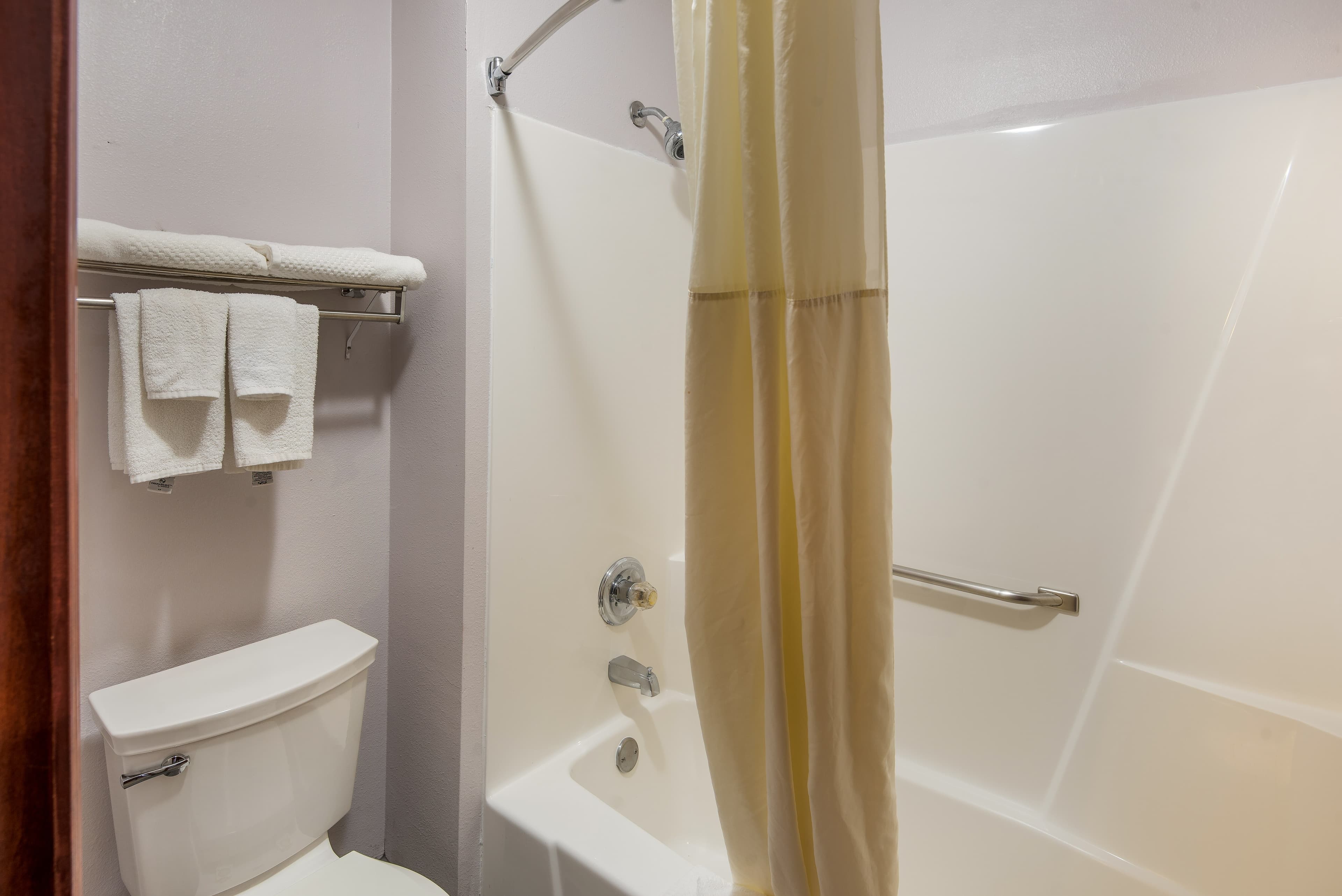 Quality Inn & Suites Cincinnati I-275 — 16