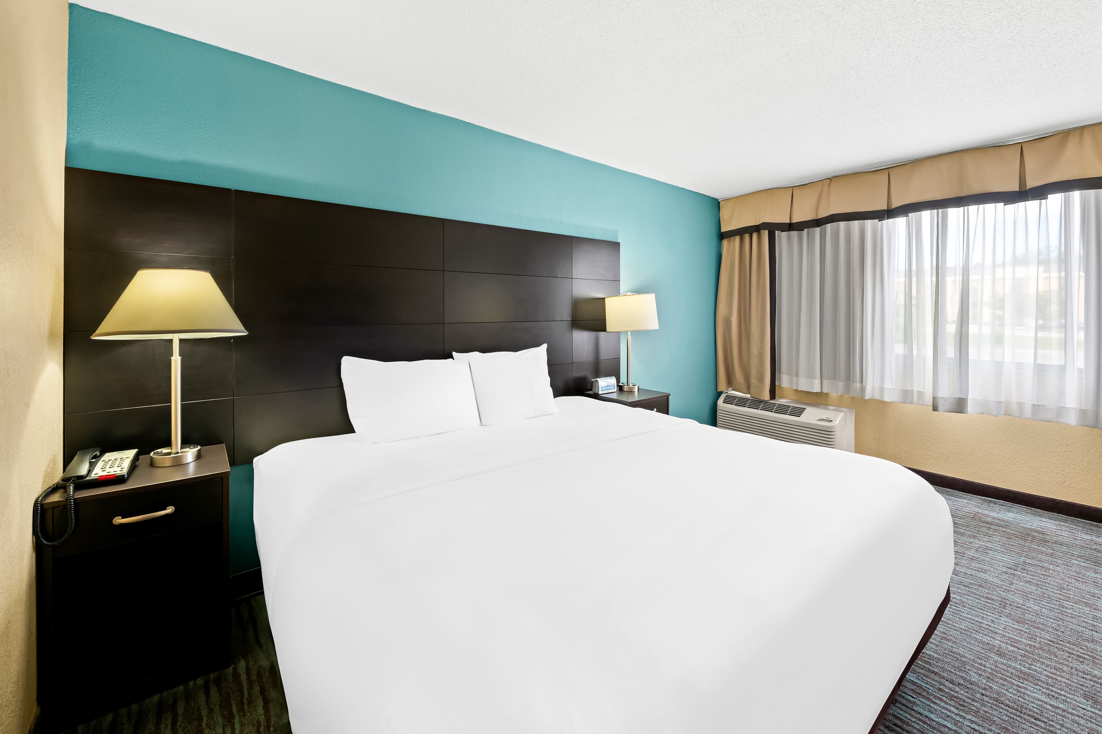 Quality Inn Dayton Airport - Image 5