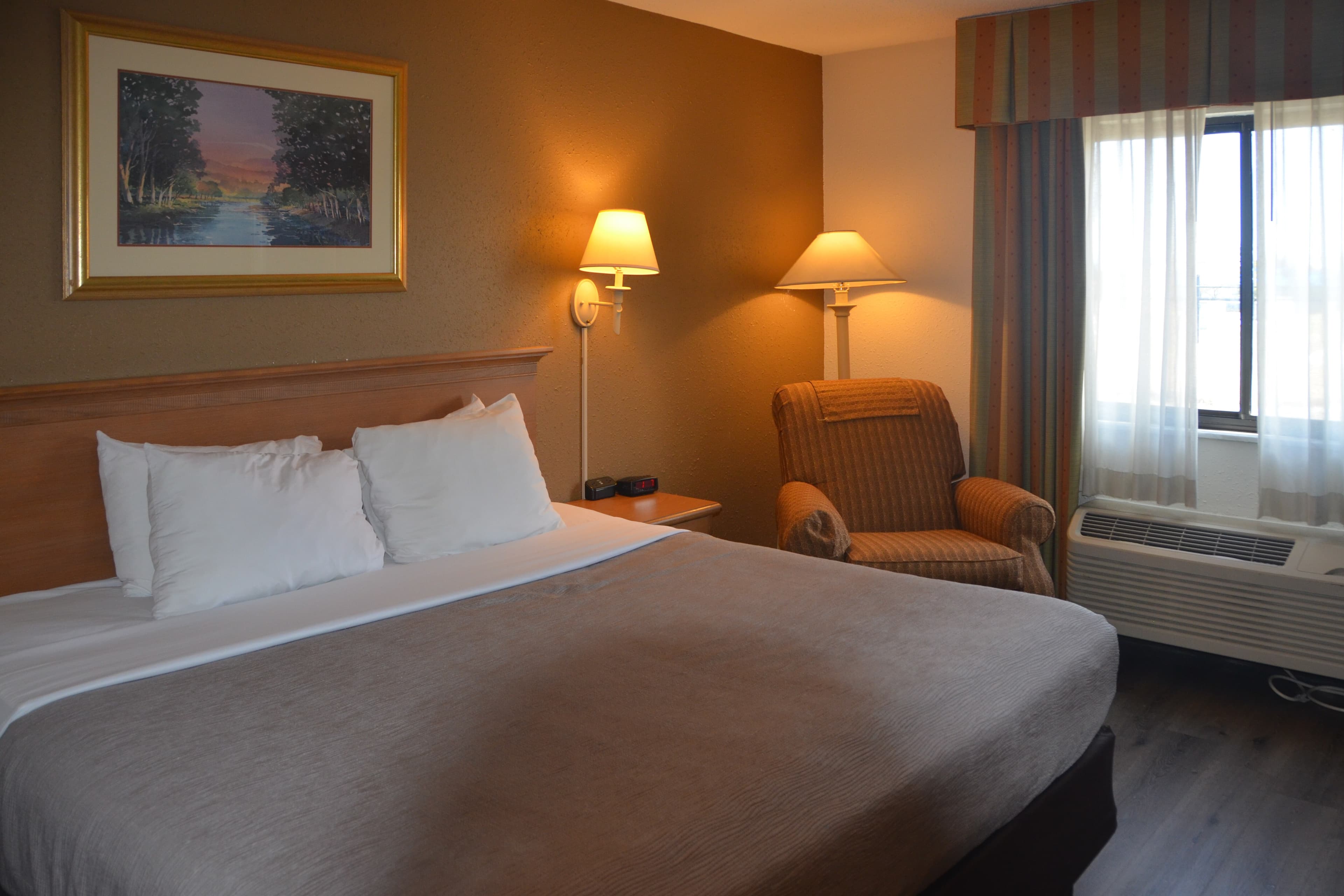 Quality Inn Perrysburg - Toledo South - Image 3