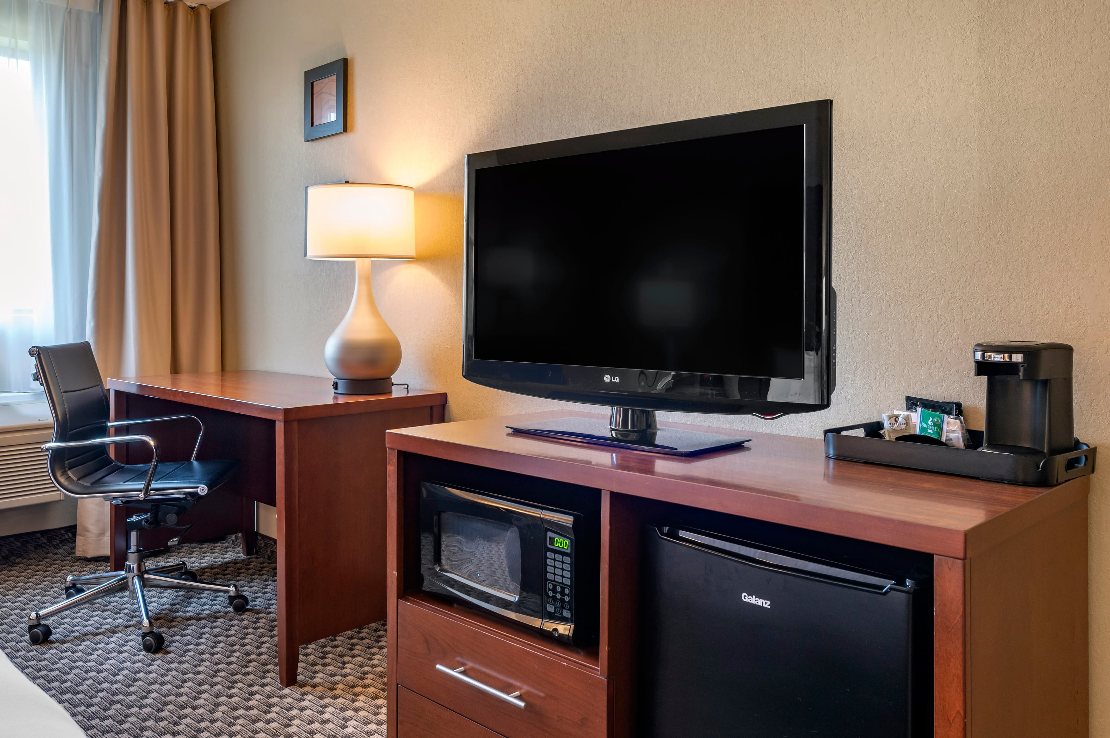 Comfort Inn & Suites Napoleon — 8