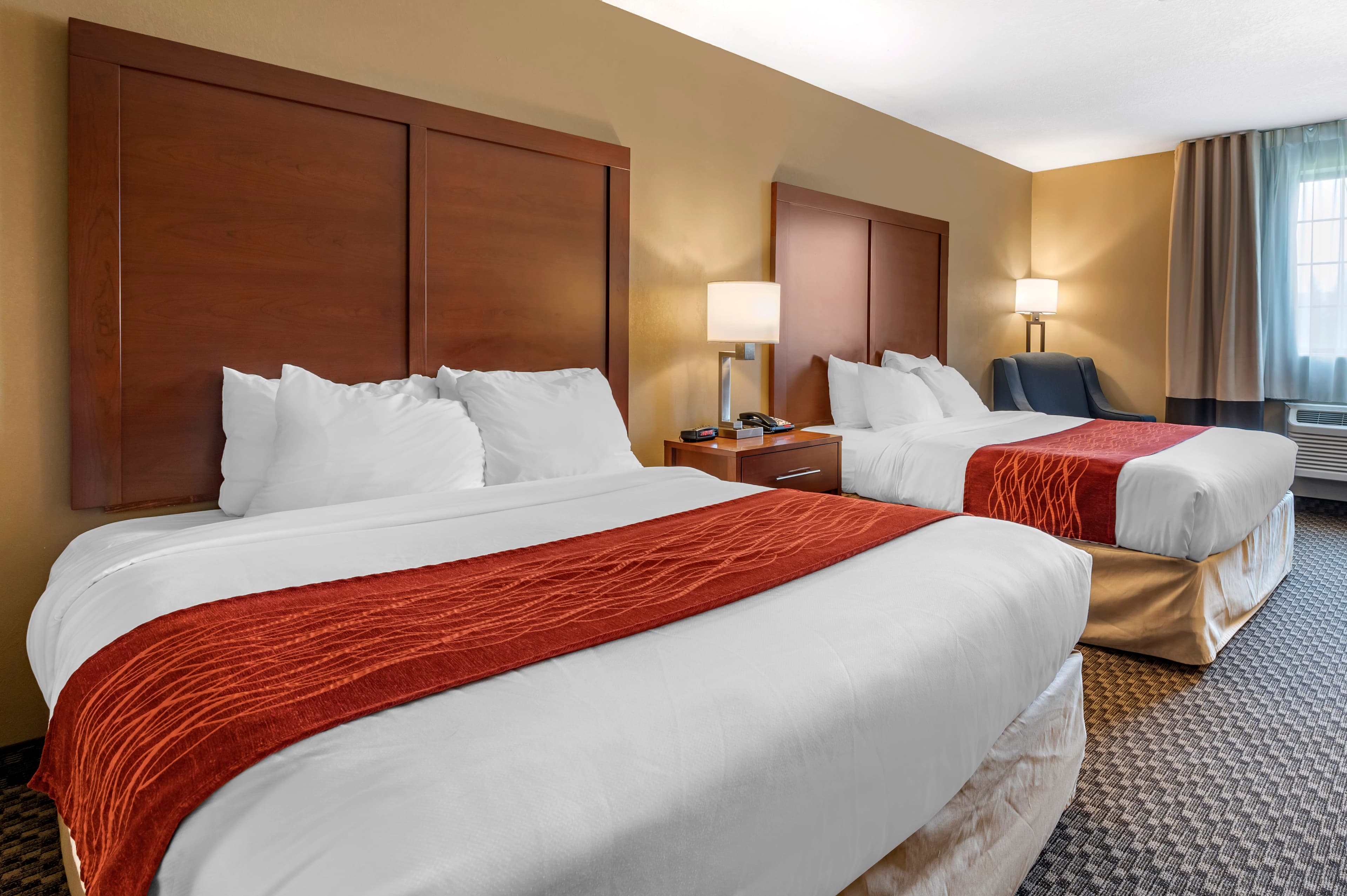 Comfort Inn & Suites Napoleon — 14