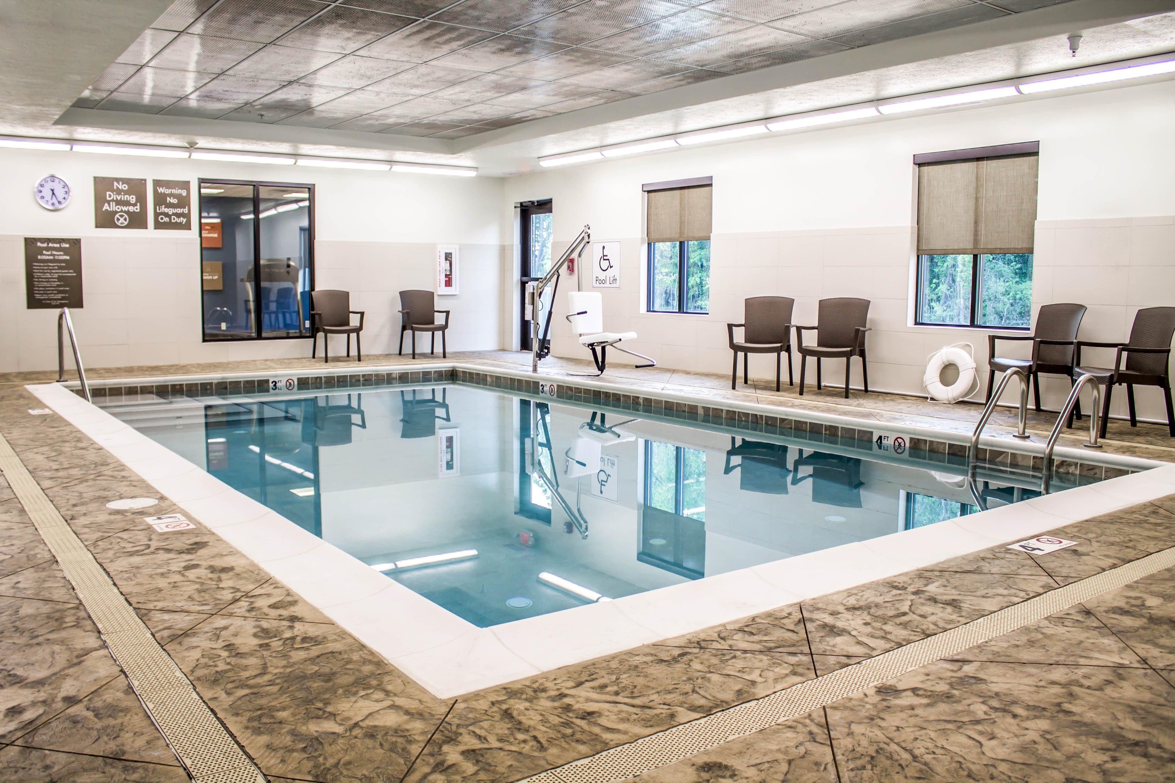 Comfort Suites Hartville-North Canton - Image 1