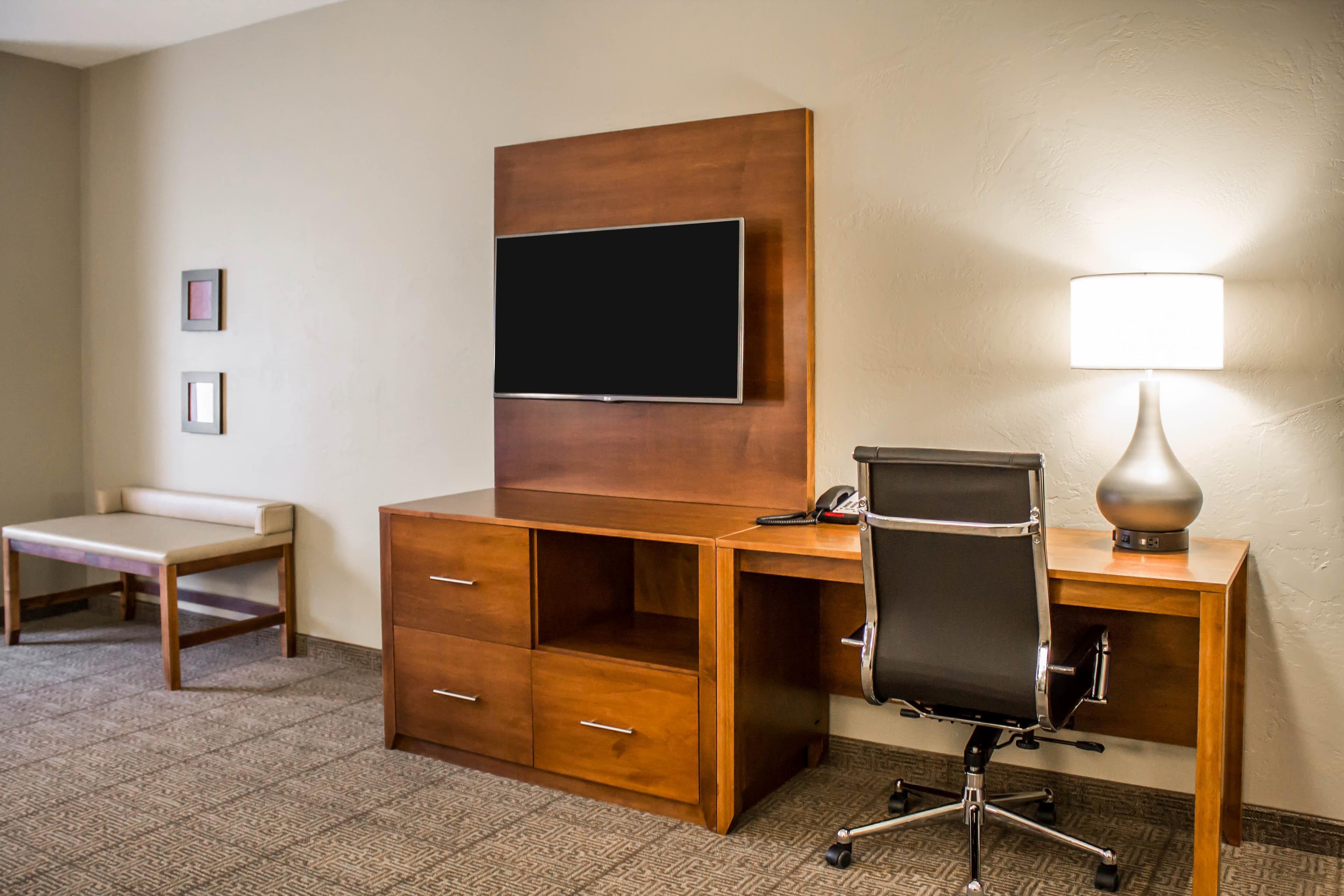 Comfort Suites Hartville-North Canton - Image 4
