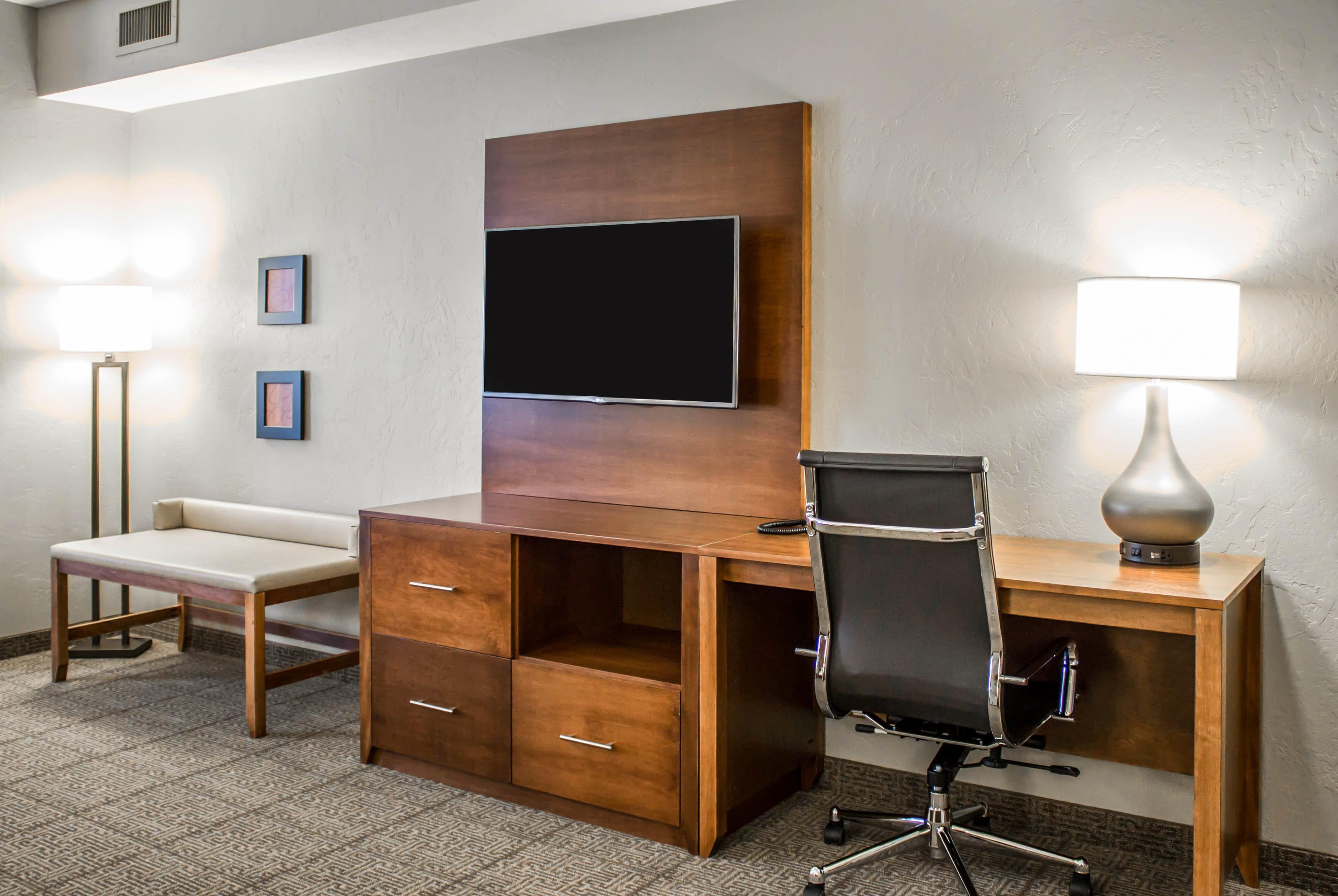 Comfort Suites Hartville-North Canton - Image 2