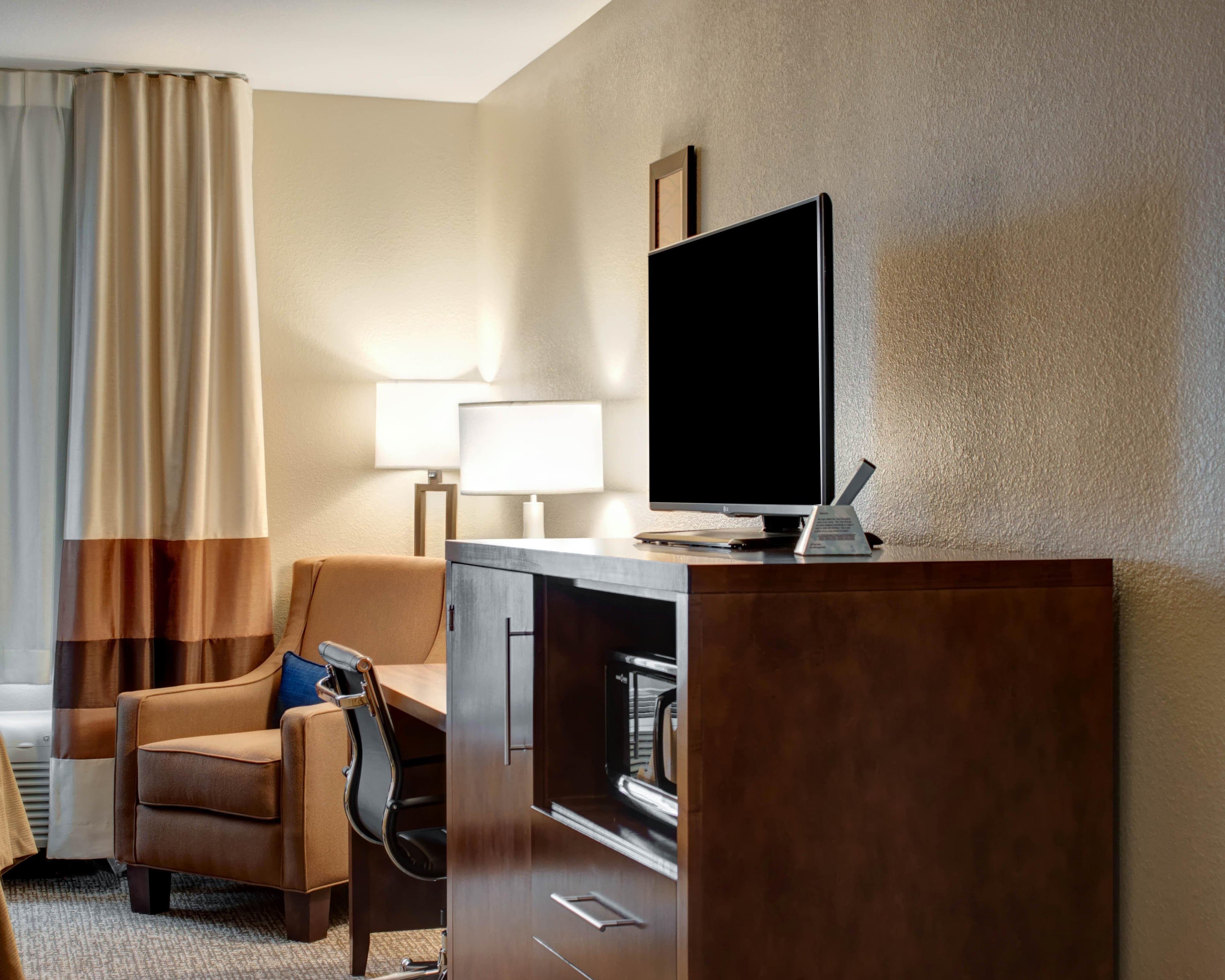 Comfort Inn & Suites Caldwell — 7