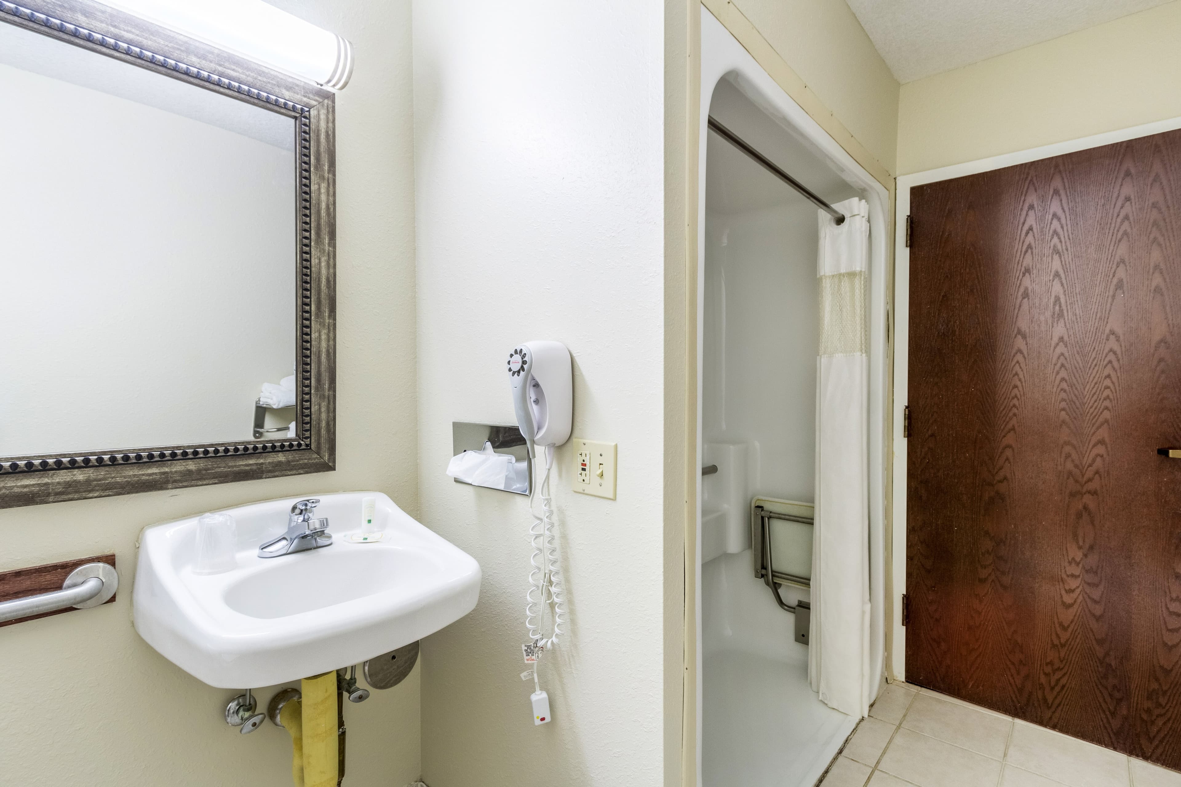 Quality Inn & Suites North Lima - Boardman - Image 5