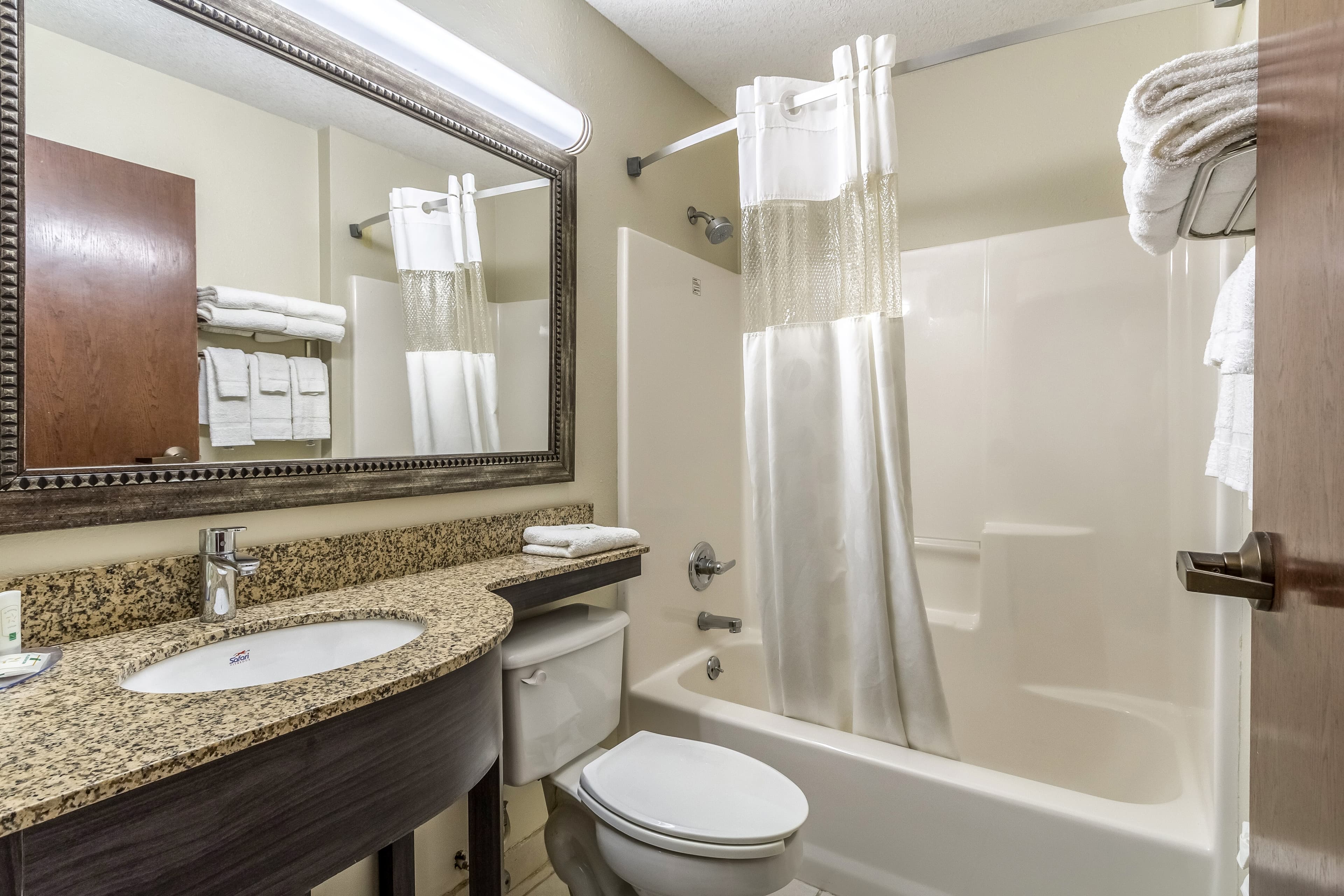 Quality Inn & Suites North Lima - Boardman — 16