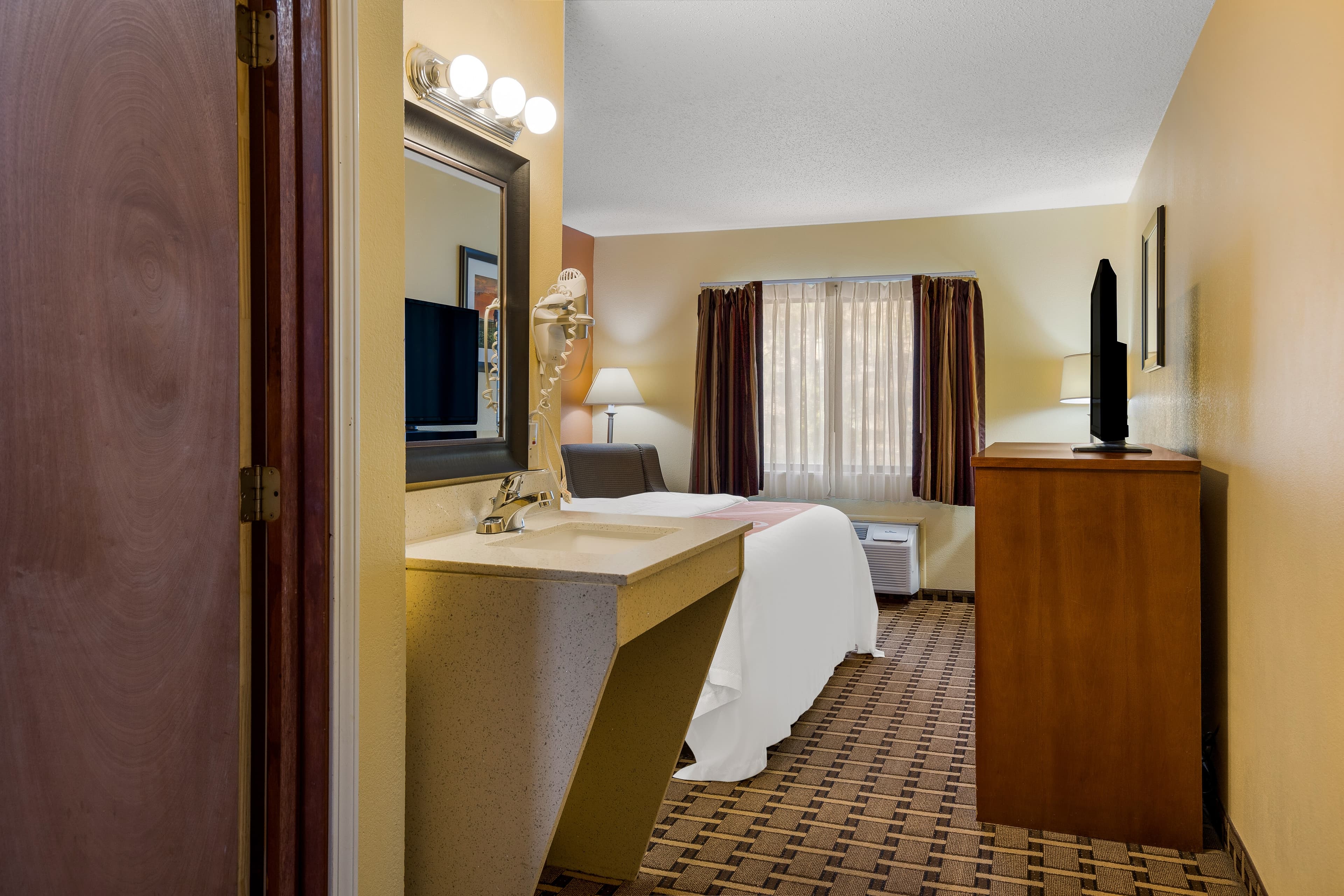 Quality Inn Ashland East - Image 3