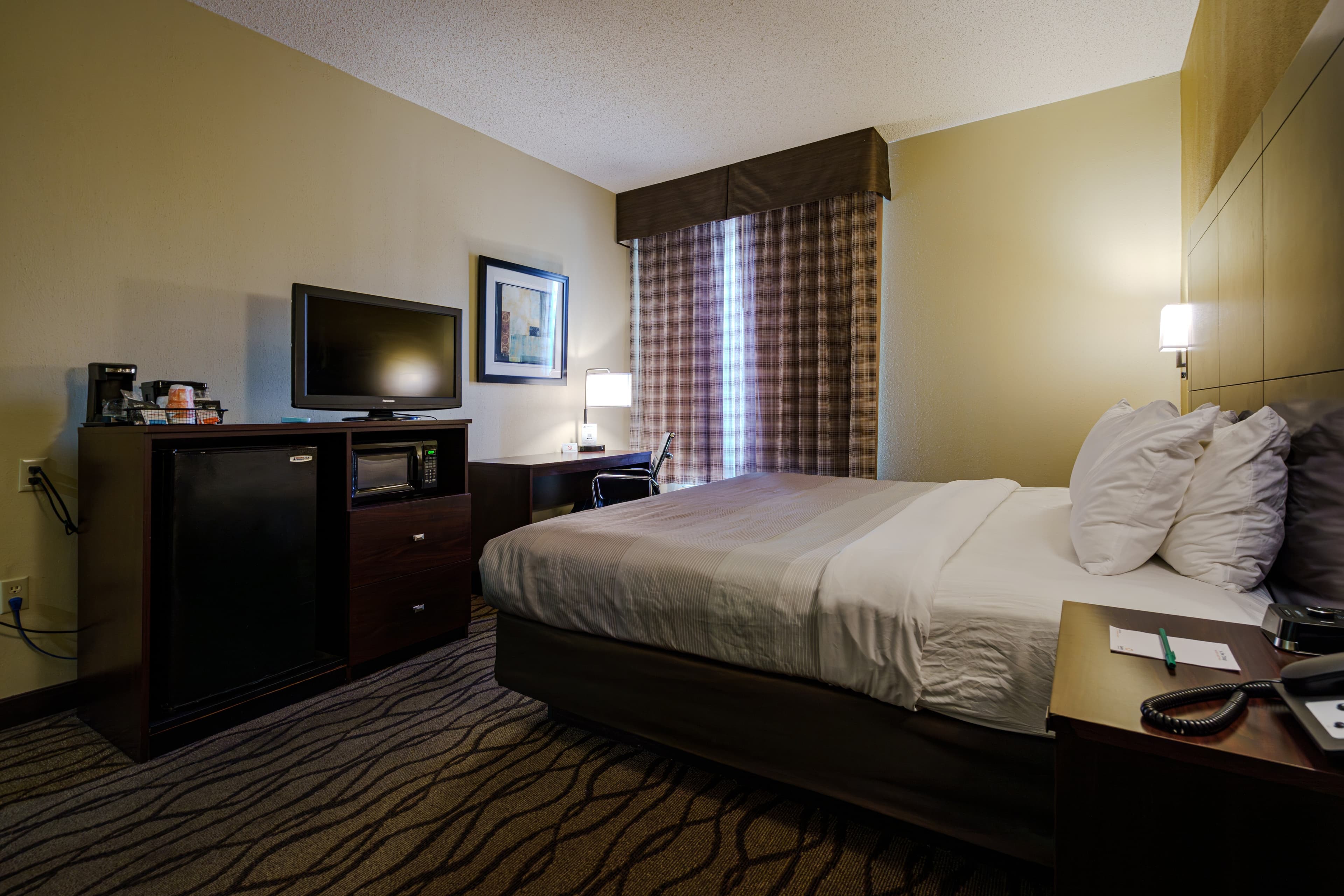 Quality Inn I-75 West Chester-North Cincinnati - Image 3