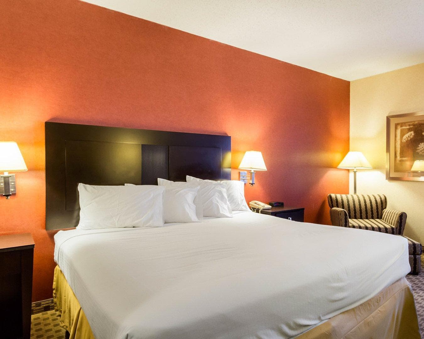 Quality Inn & Suites Oakwood Village - Cleveland South - Image 2