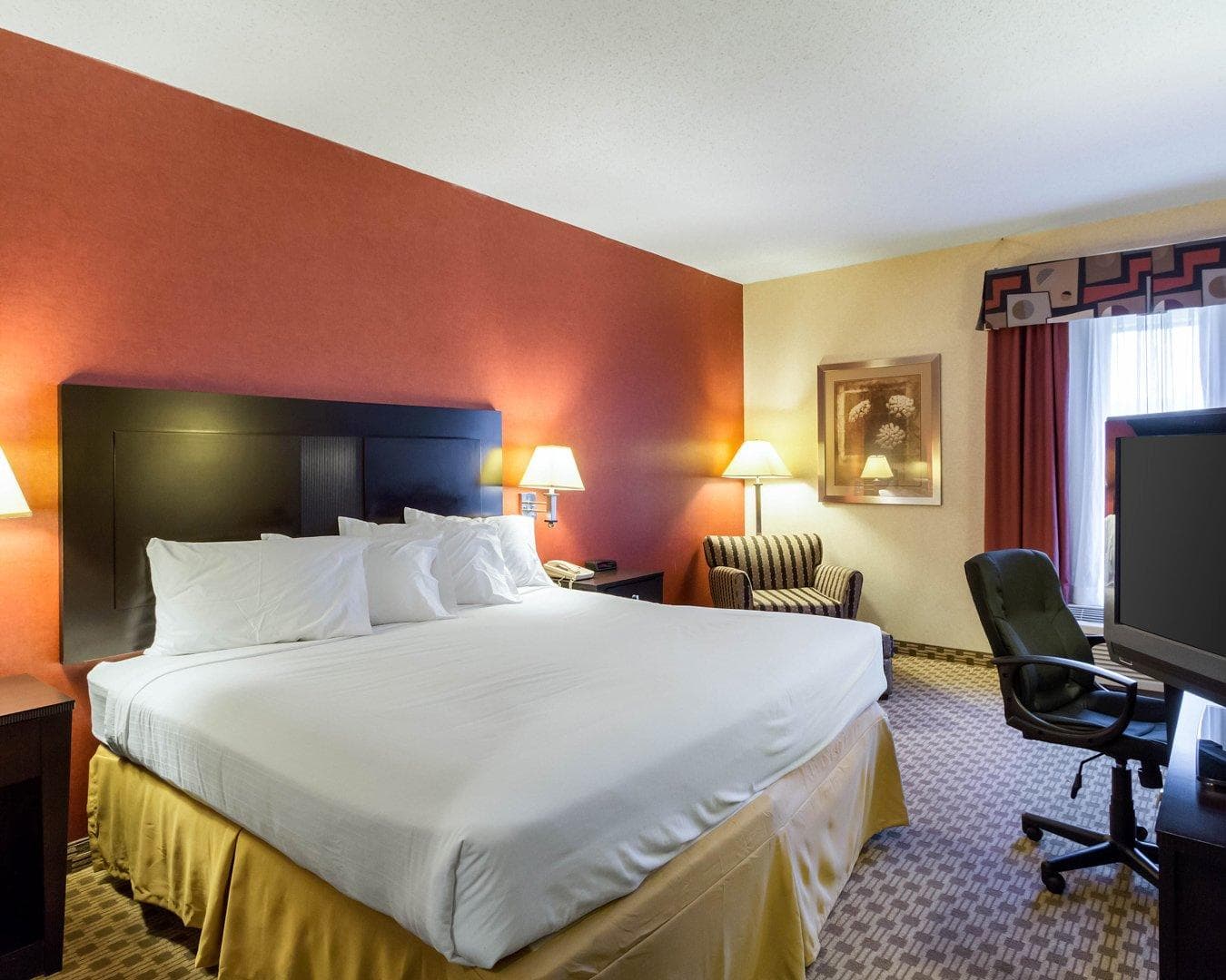 Quality Inn & Suites Oakwood Village - Cleveland South - Image 3