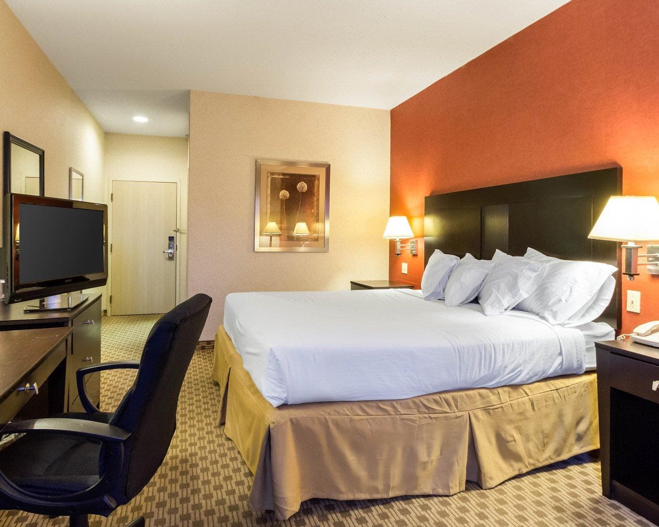 Quality Inn & Suites Oakwood Village - Cleveland South - Image 4