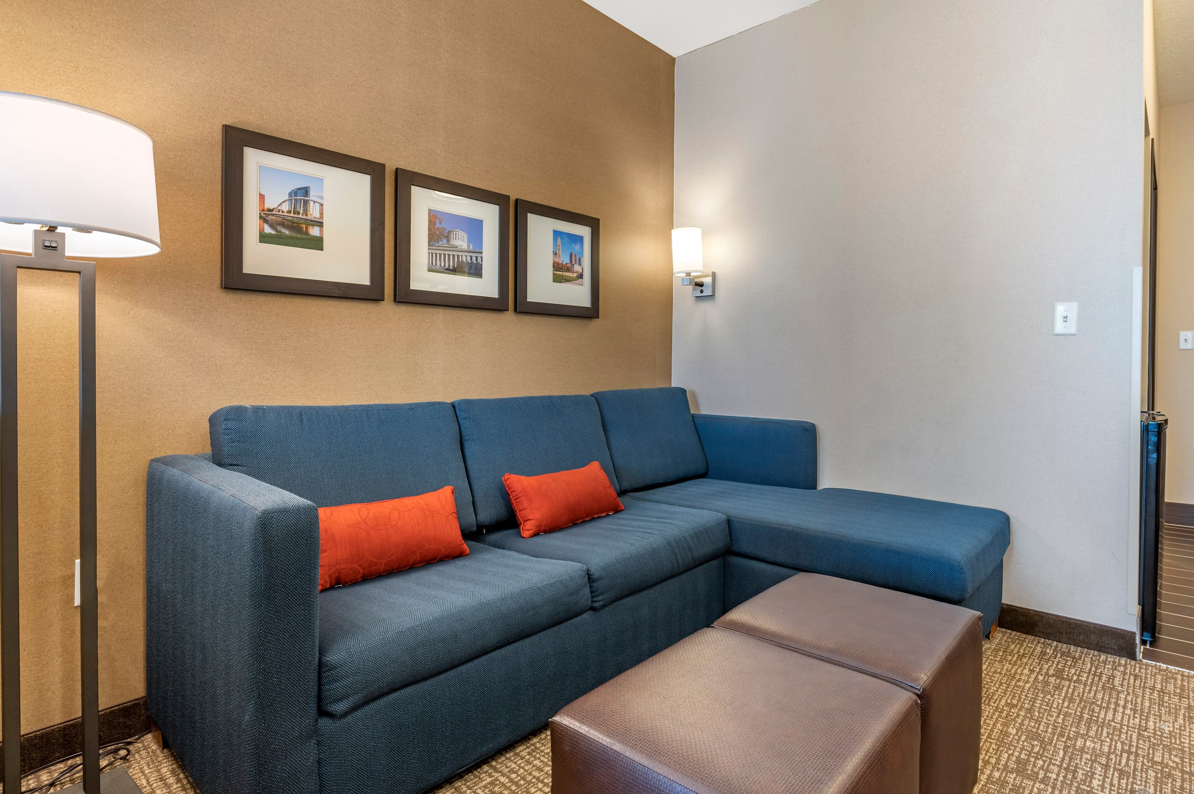 Comfort Suites Columbus Airport - Image 2