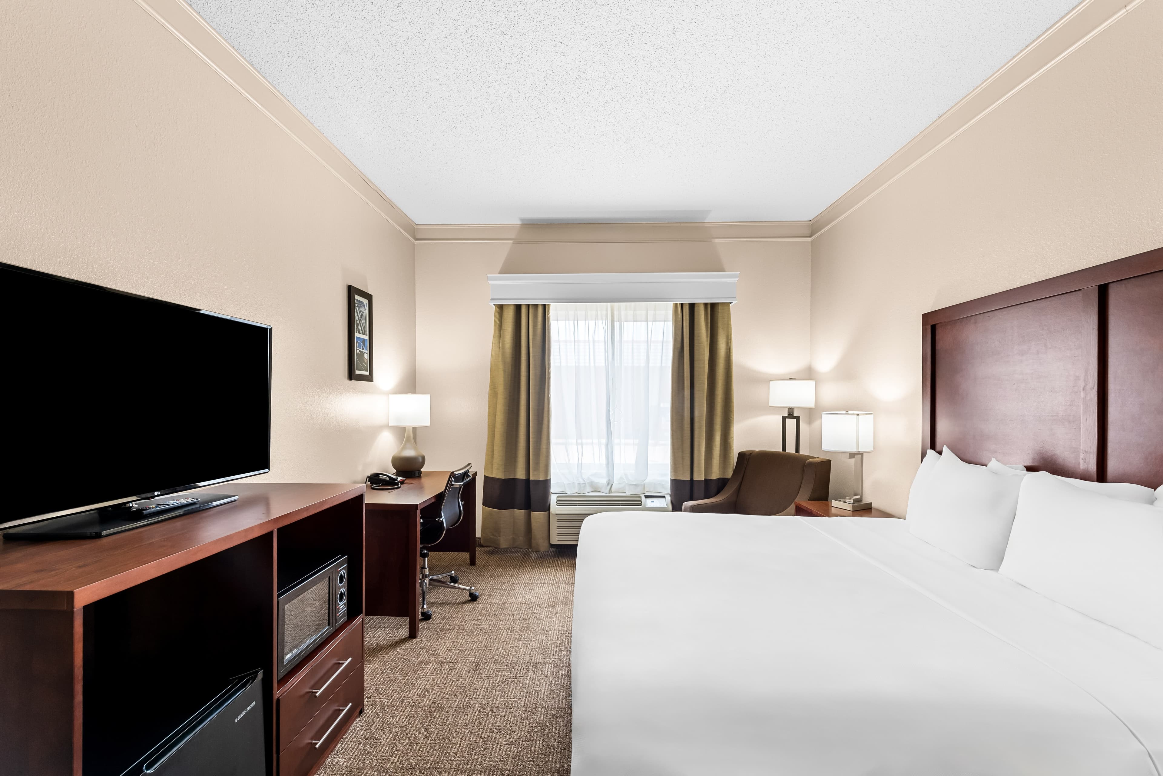 Comfort Inn & Suites Heath - Newark South - Image 3
