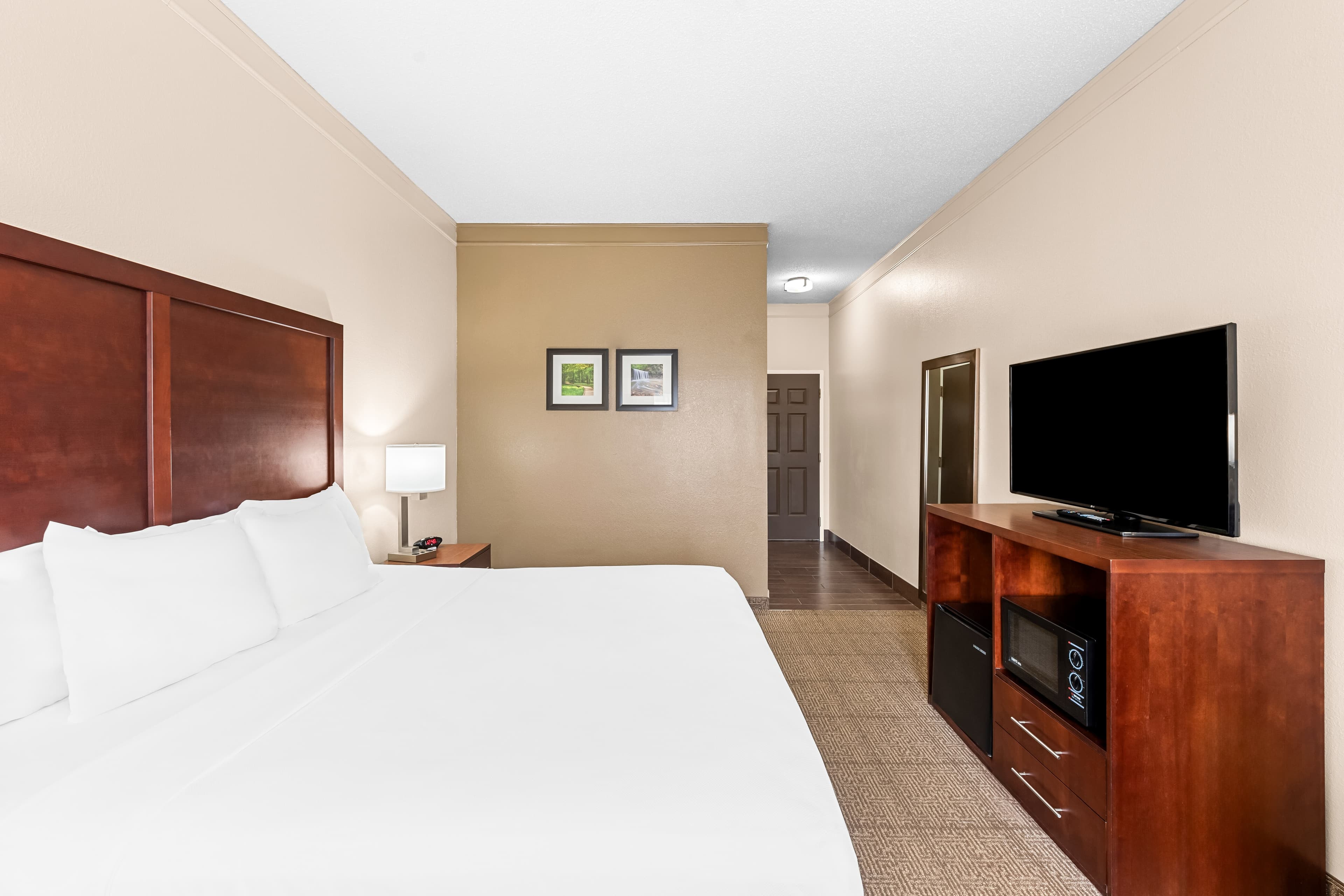 Comfort Inn & Suites Heath - Newark South - Image 4