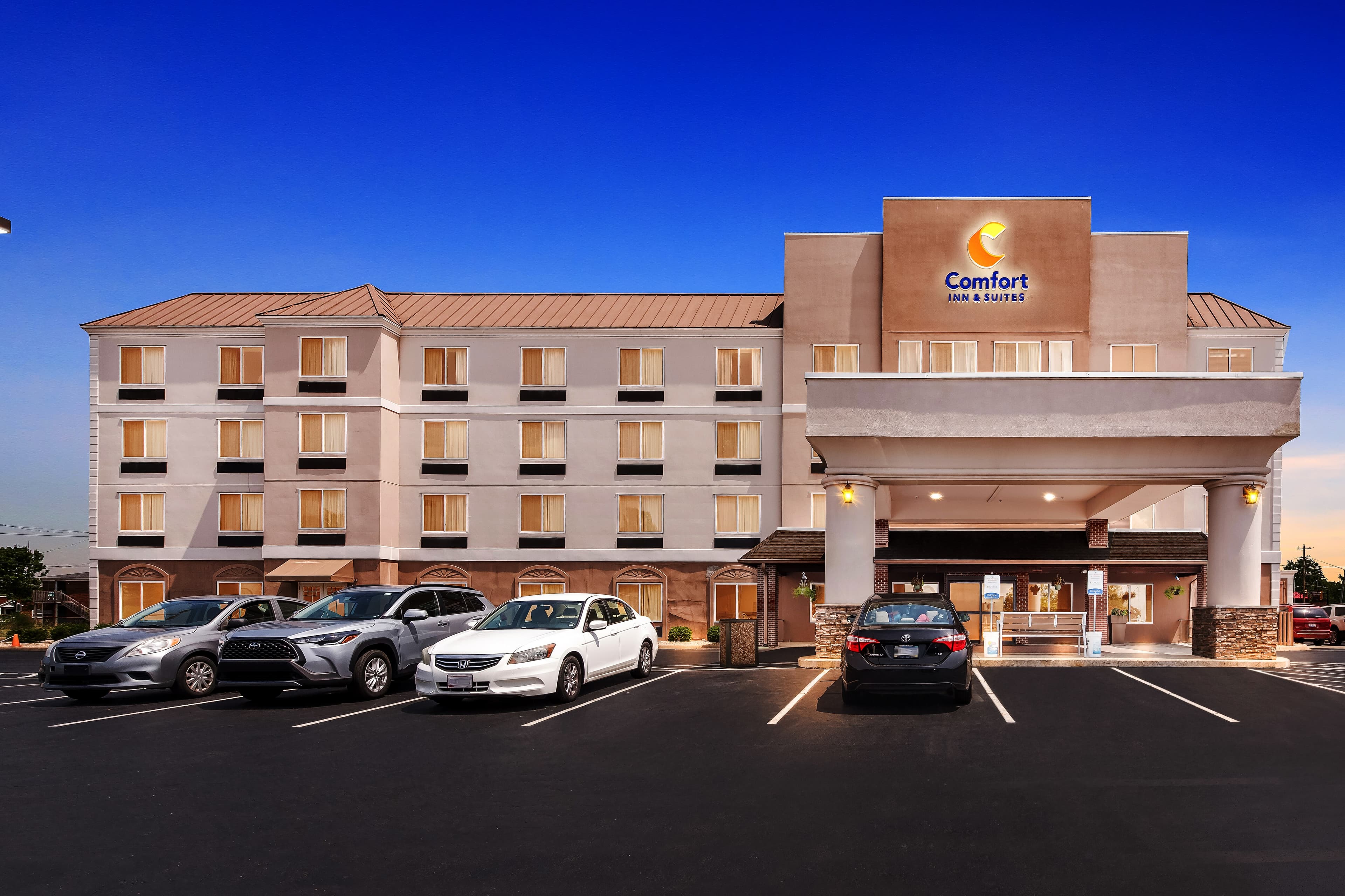 Comfort Inn & Suites Heath - Newark South - Image 1
