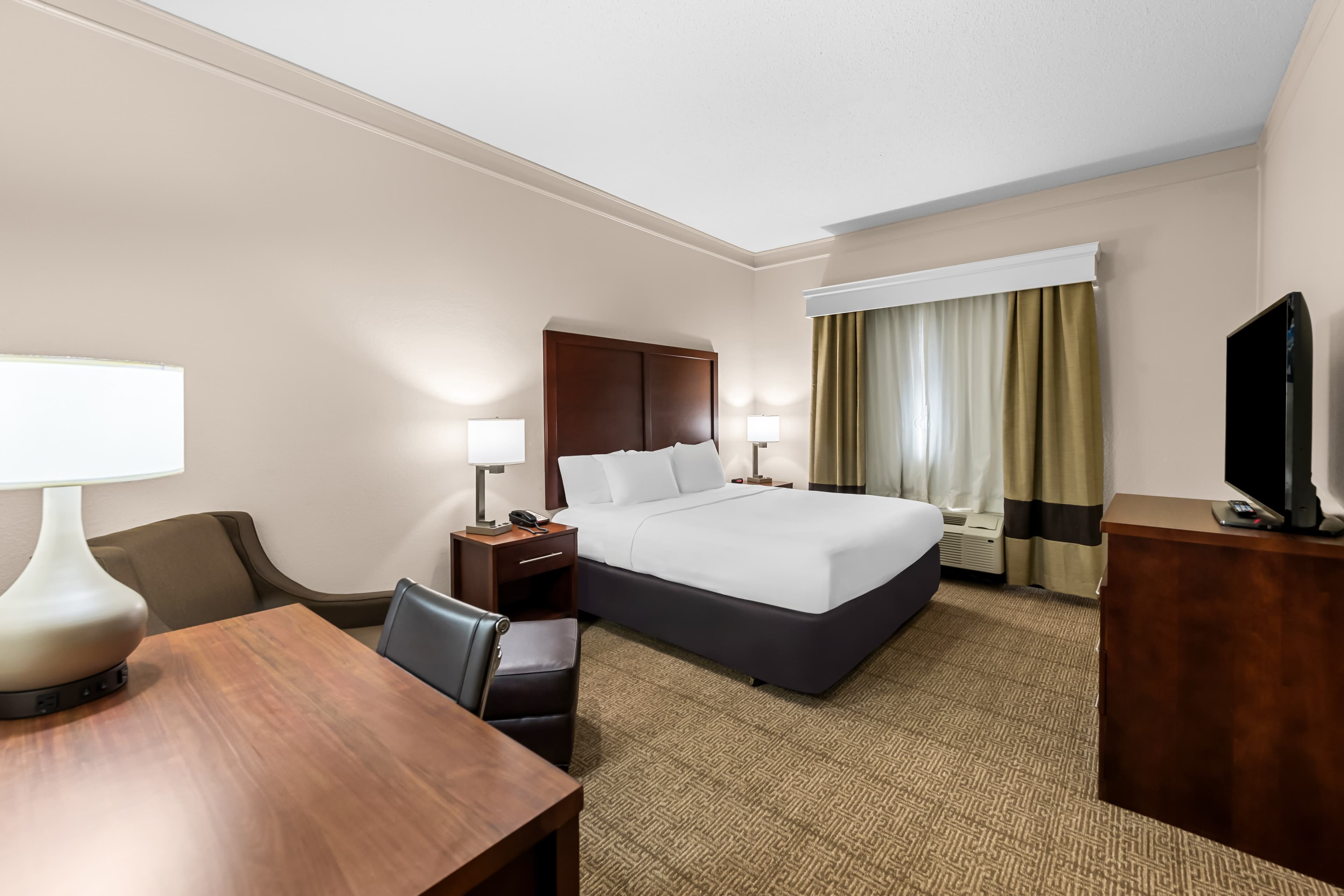 Comfort Inn & Suites Heath - Newark South — 10