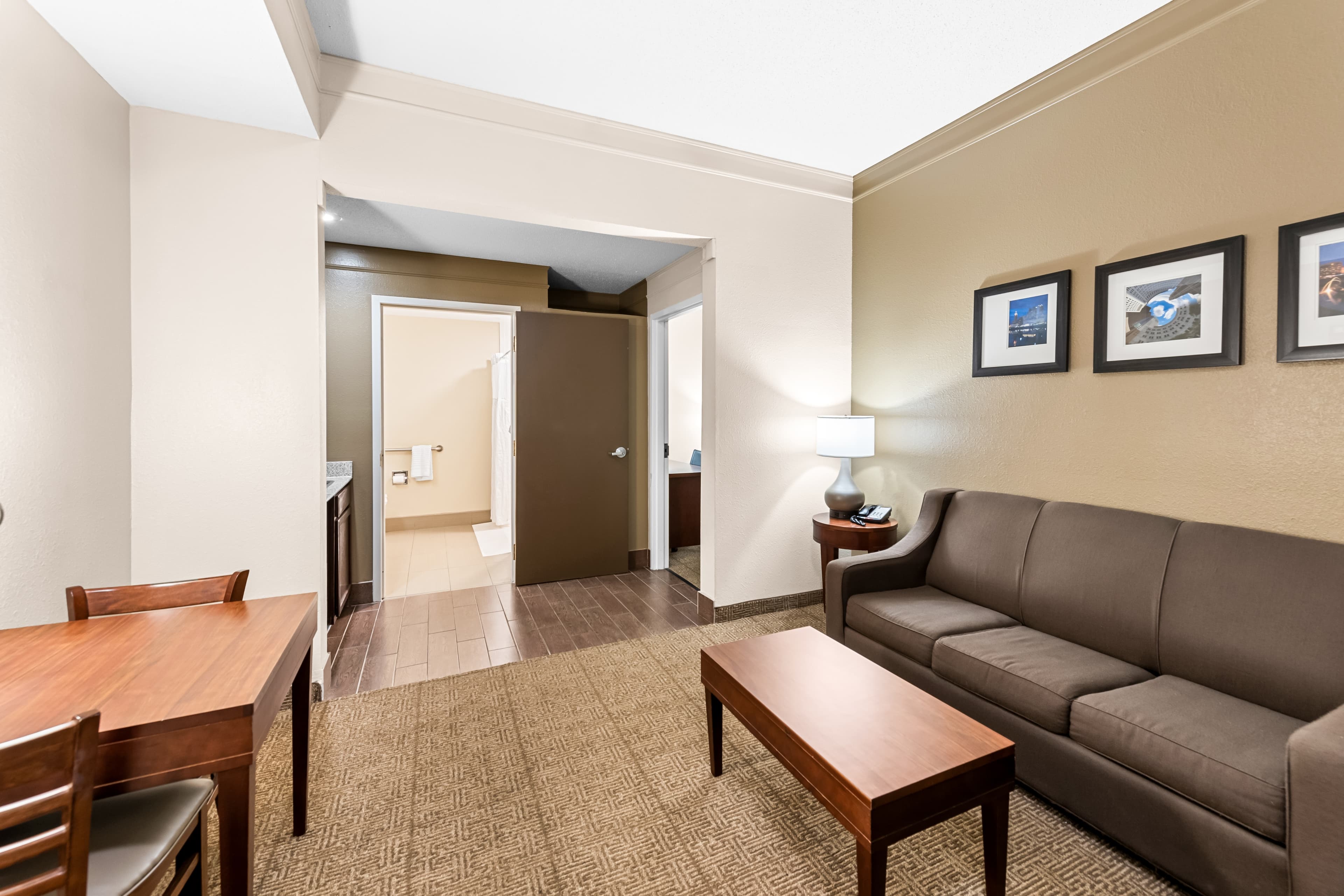 Comfort Inn & Suites Heath - Newark South — 12