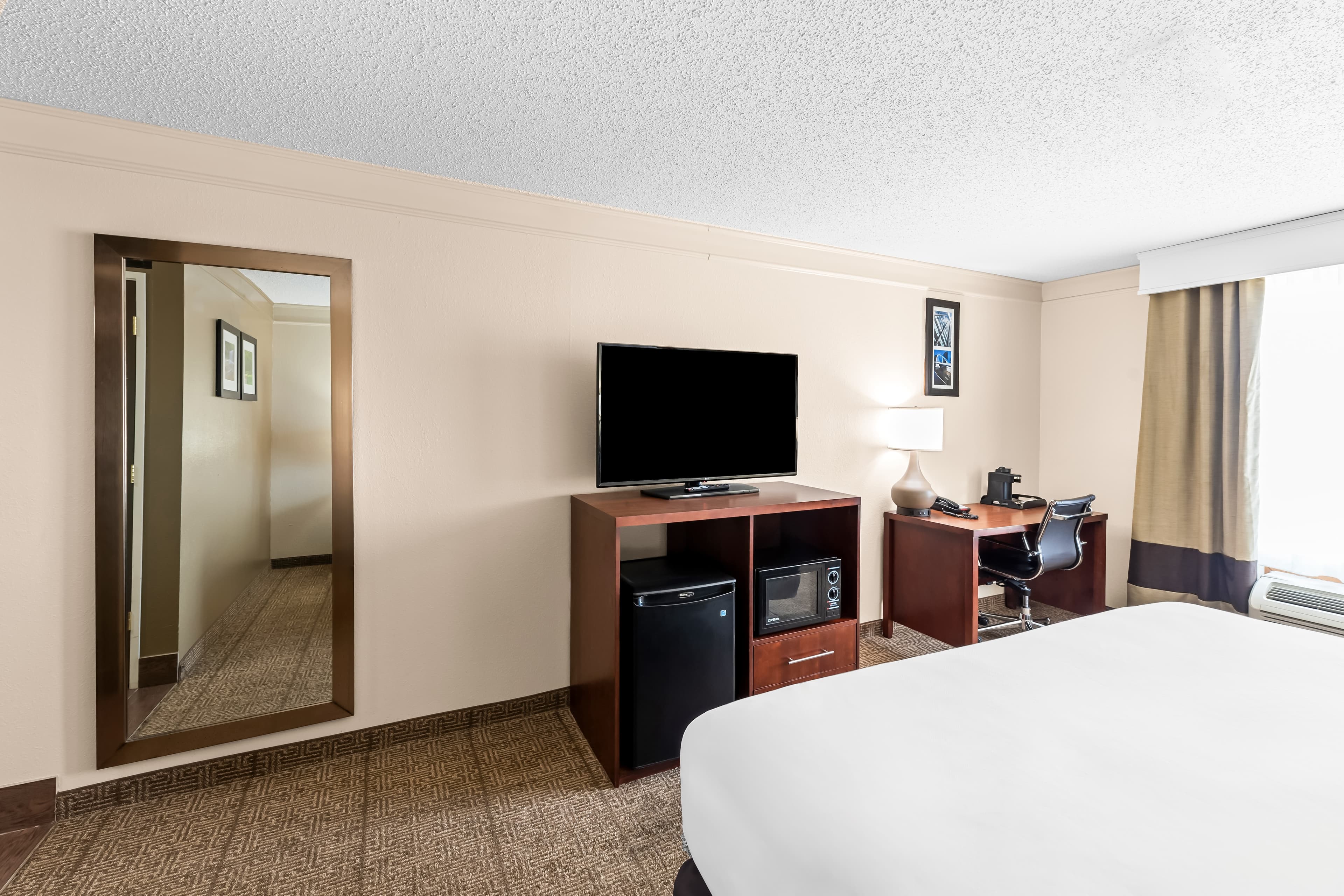 Comfort Inn & Suites Heath - Newark South — 19