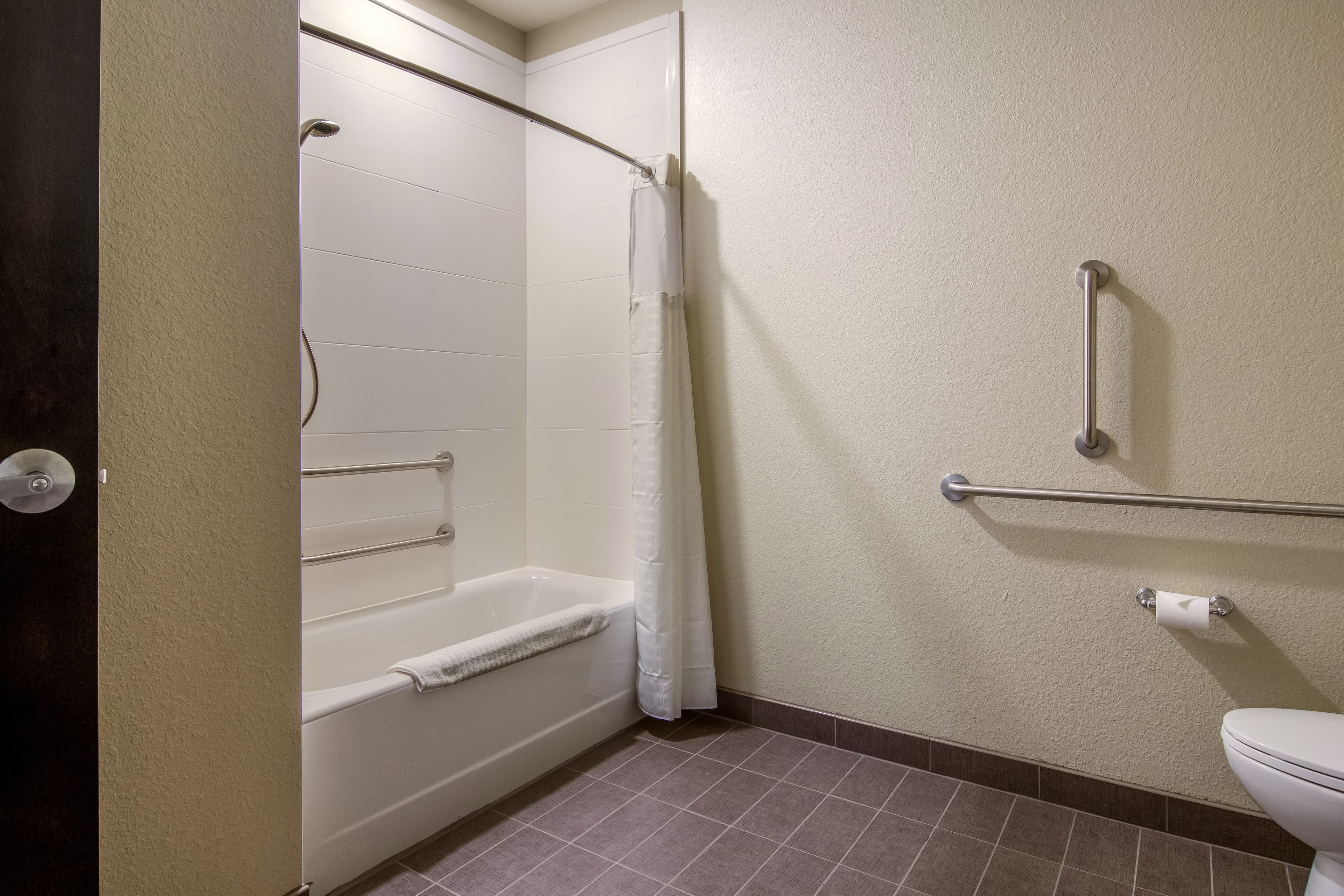 Comfort Suites Brunswick Town Center — 8
