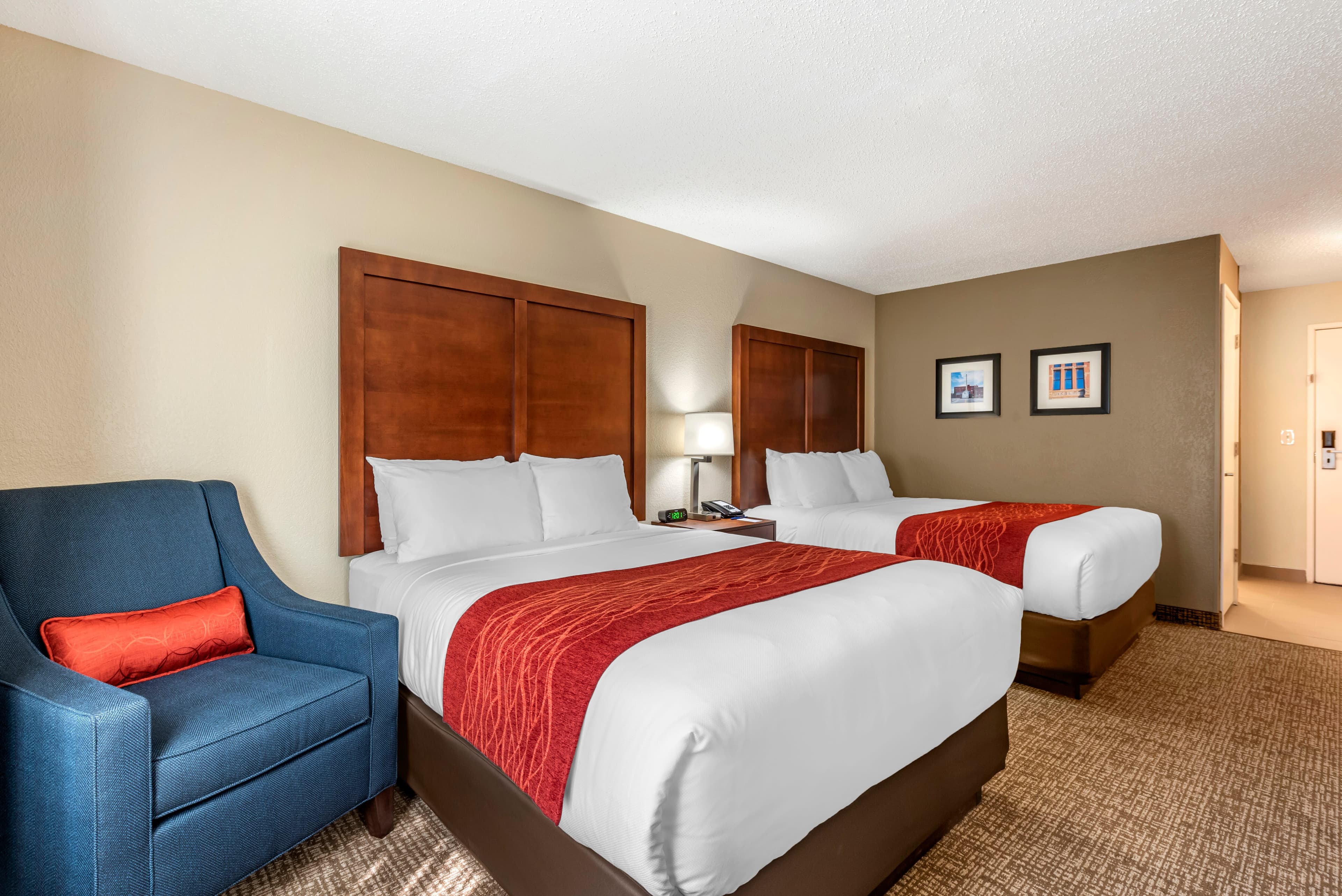 Comfort Inn & Suites Middletown - Franklin - Image 2