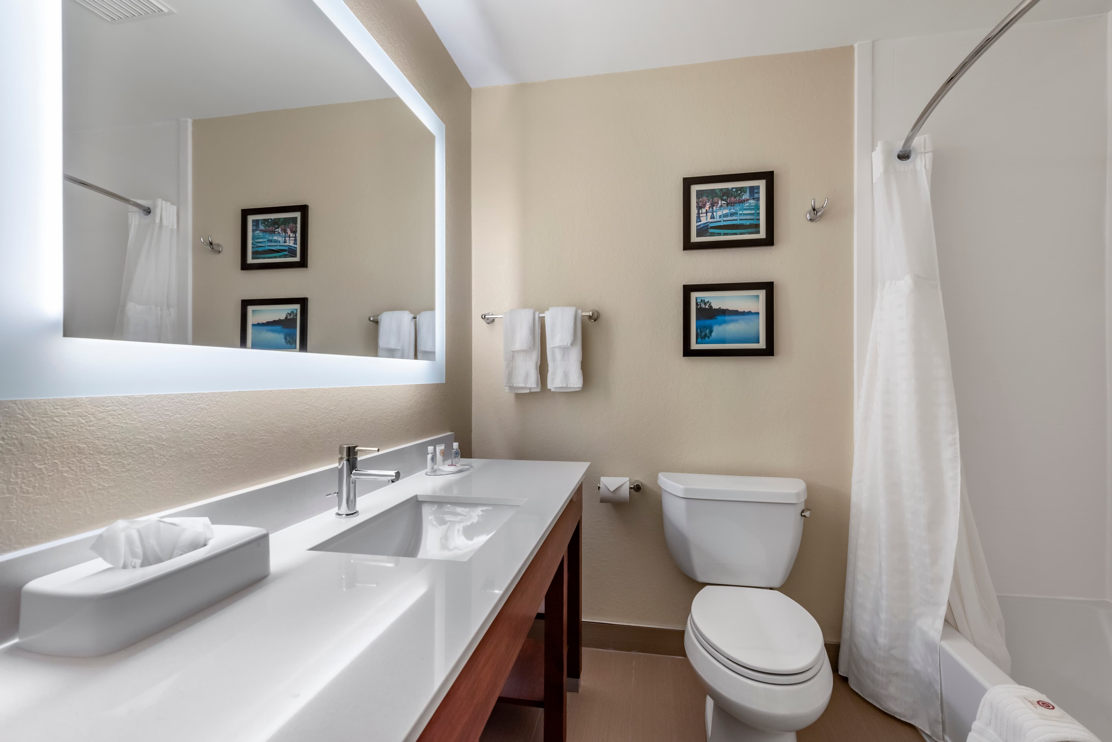 Comfort Inn & Suites Middletown - Franklin — 28