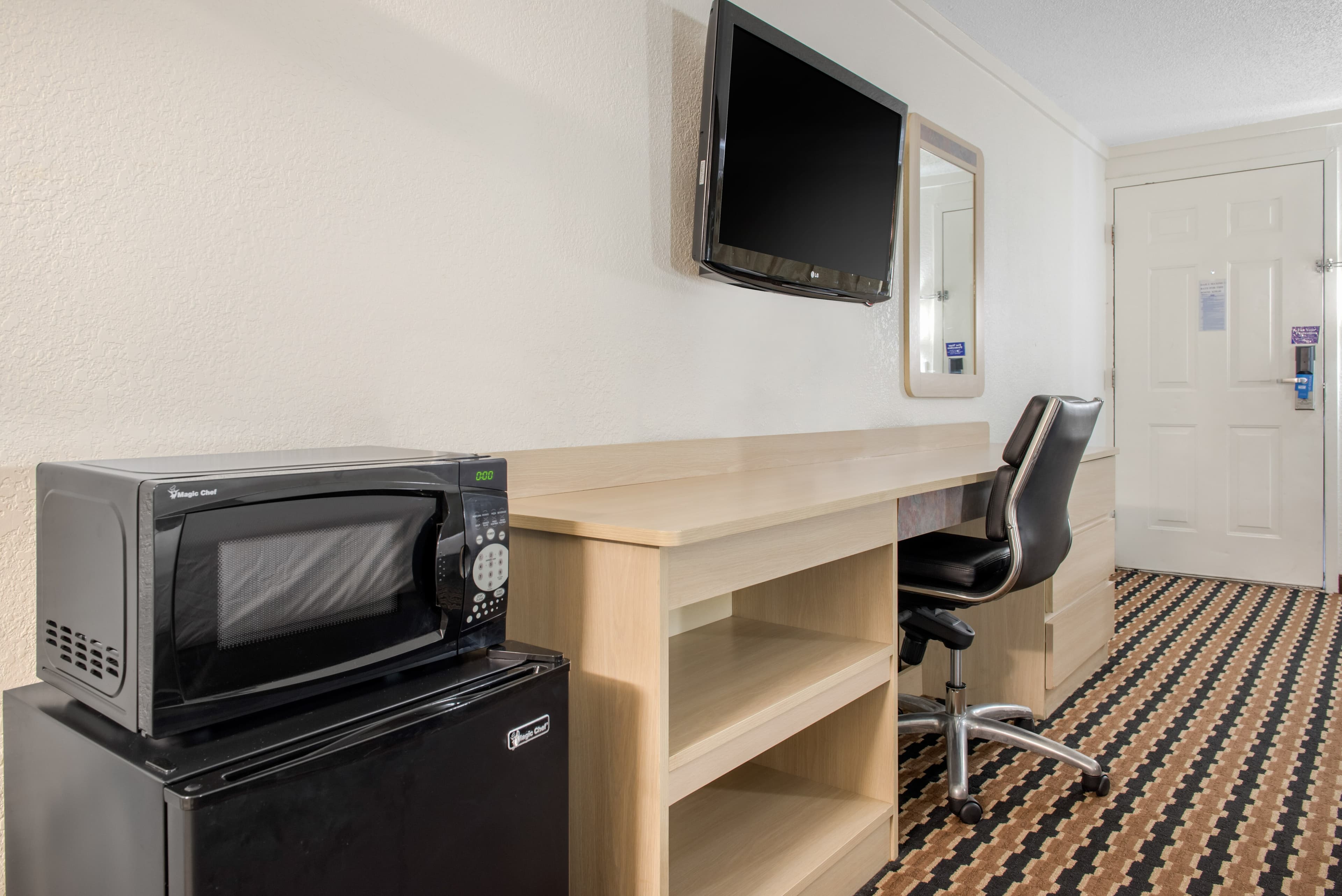 Rodeway Inn Sharonville - Cincinnati North - Image 3
