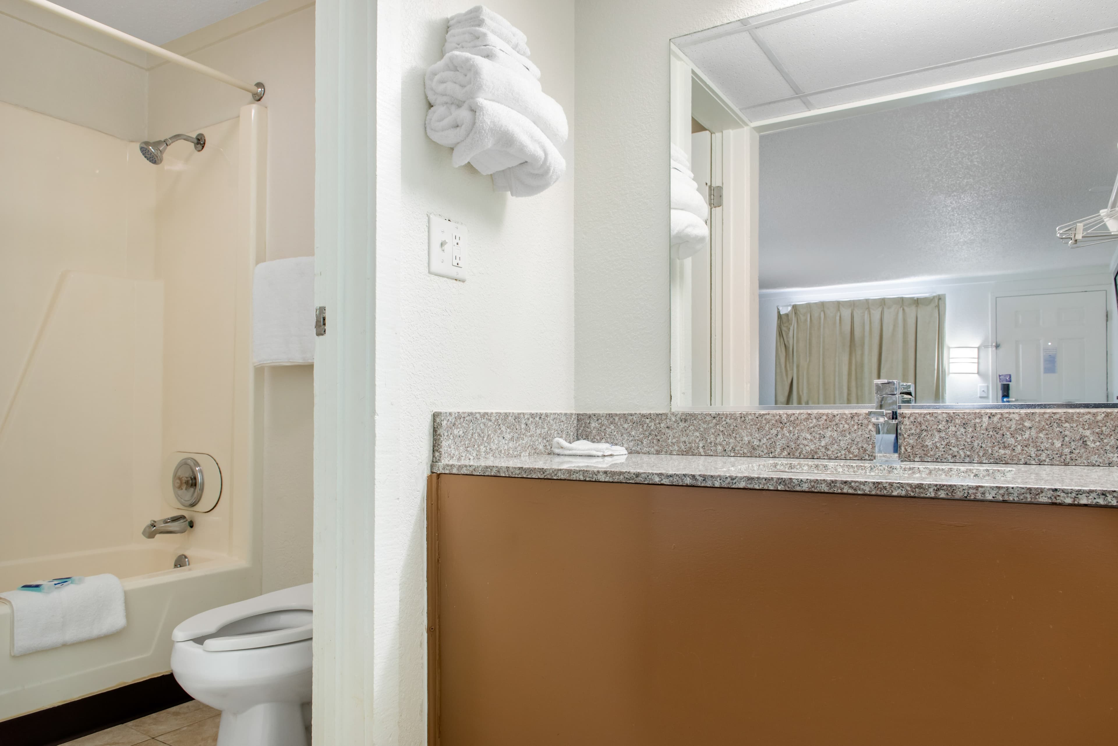 Rodeway Inn Sharonville - Cincinnati North — 6