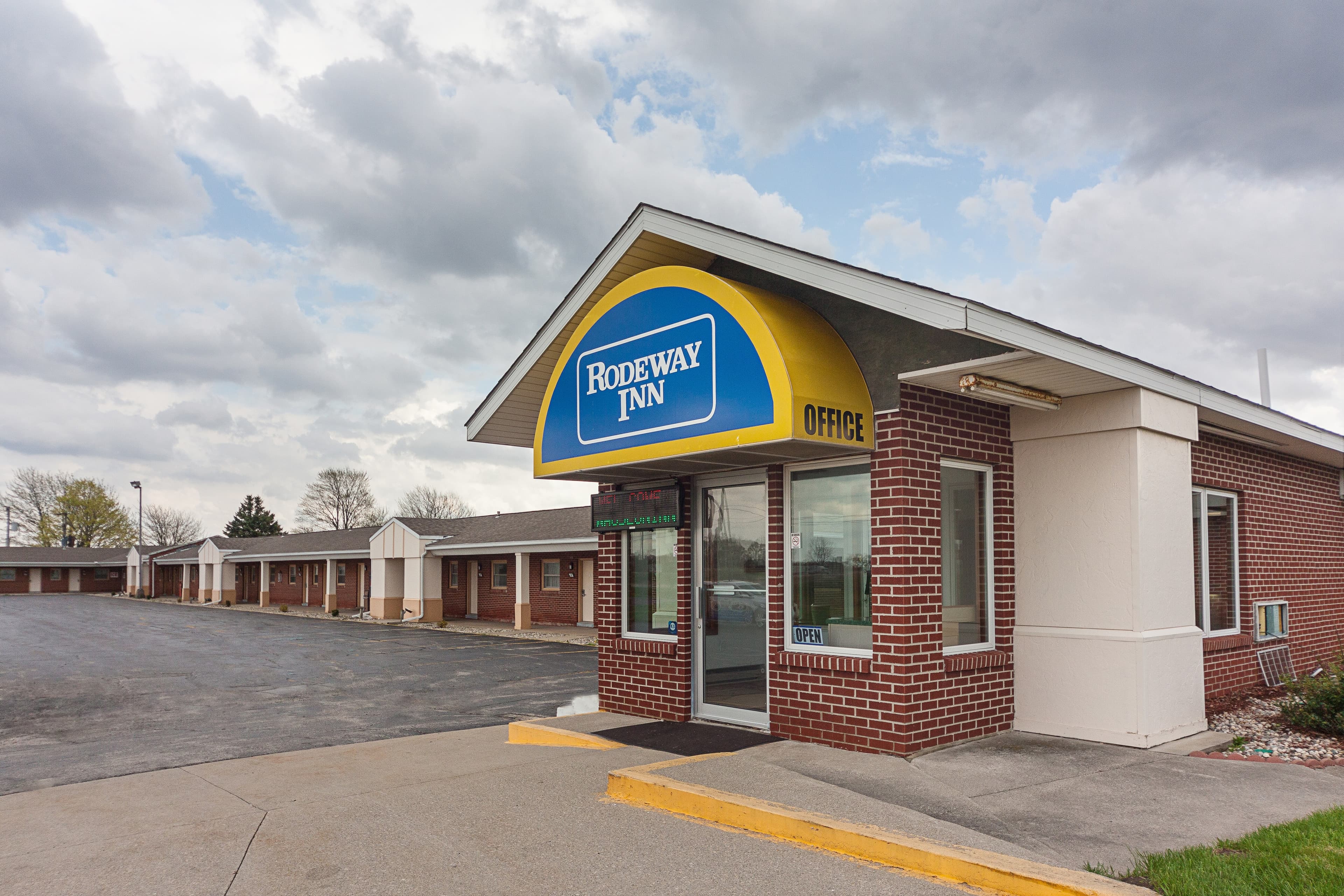 Rodeway Inn Wauseon - Image 1