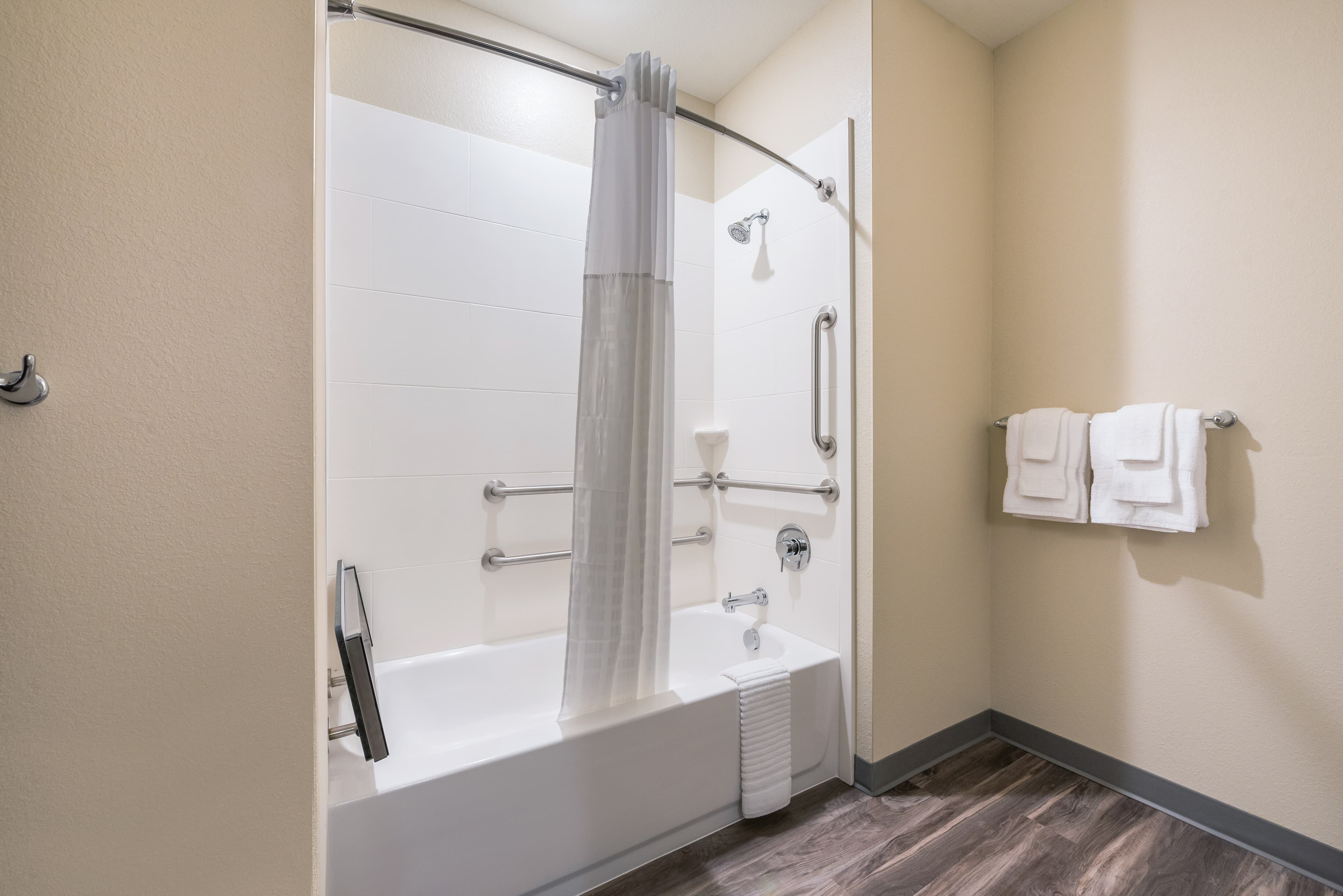 Comfort Suites Marysville Columbus - Northwest - Image 4