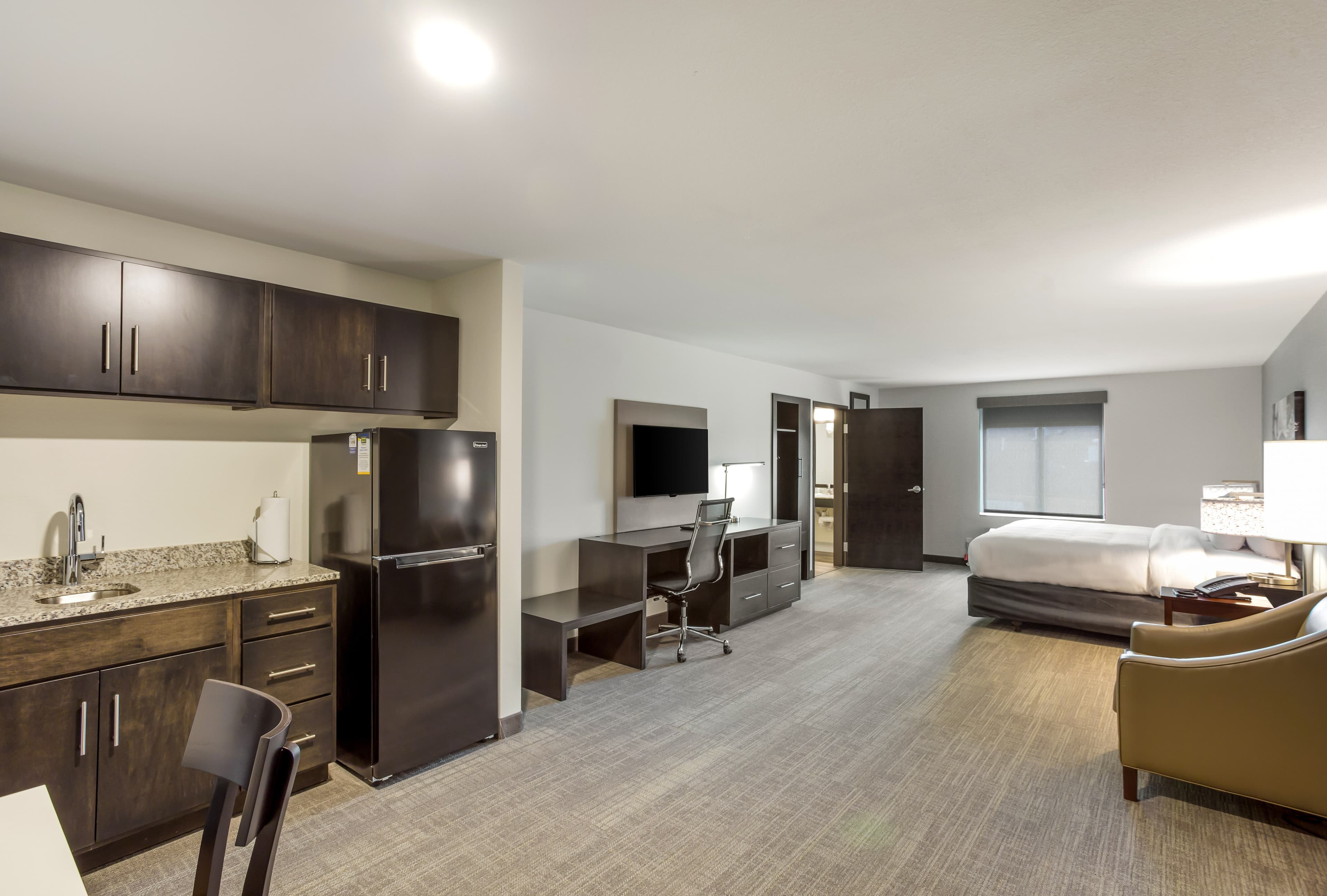 MainStay Suites Logan Ohio-Hocking Hills - Image 1