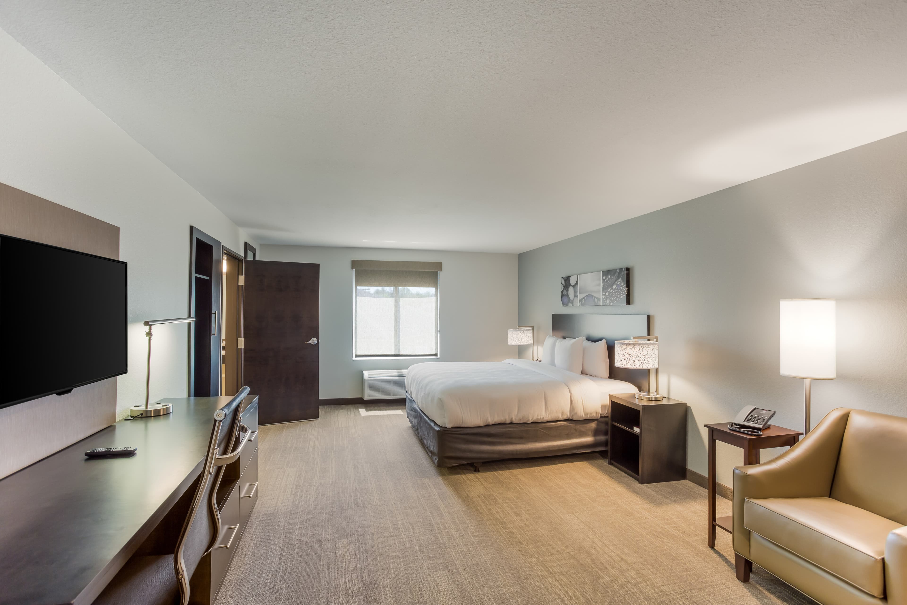 MainStay Suites Logan Ohio-Hocking Hills - Image 4