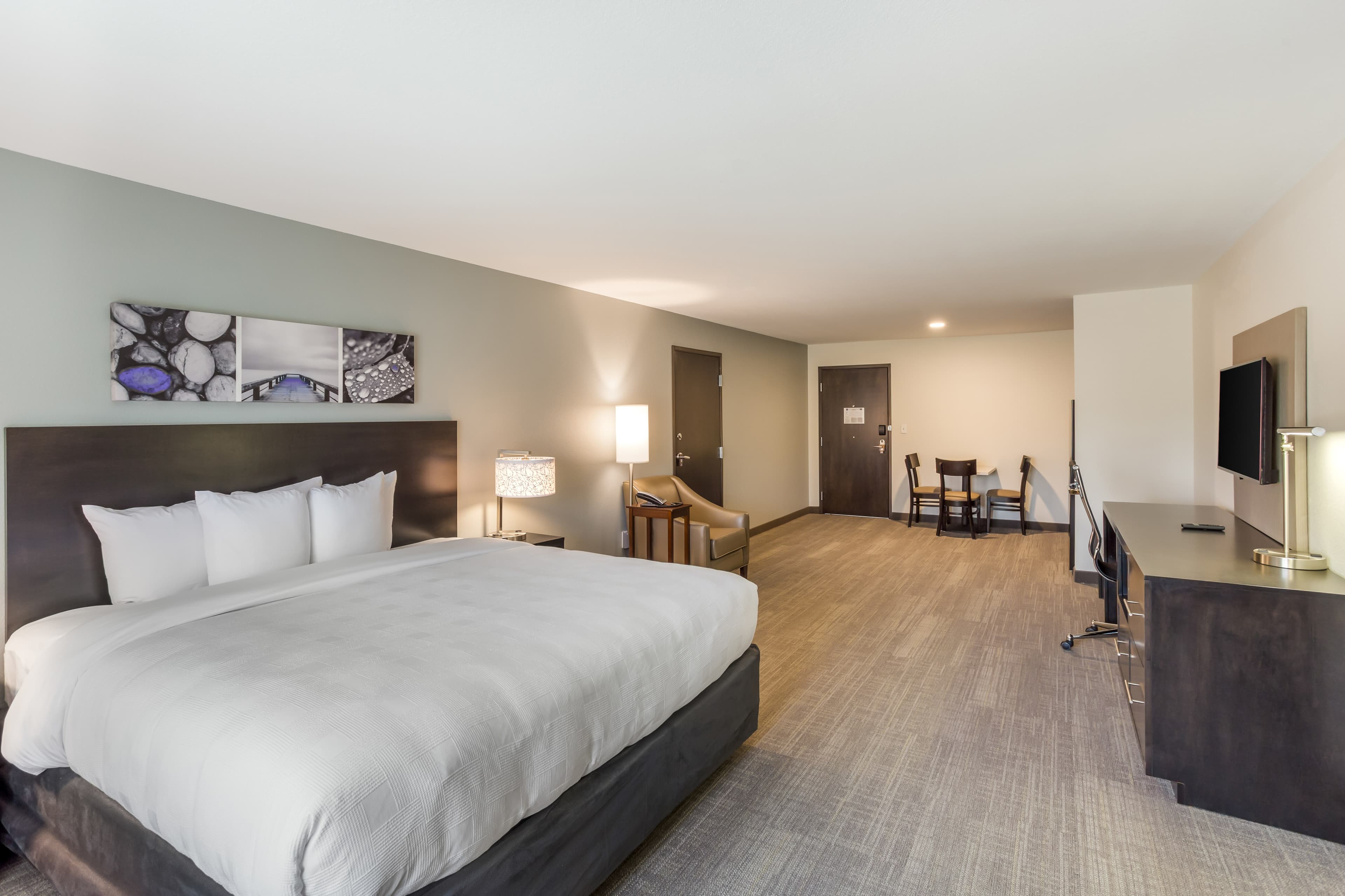 MainStay Suites Logan Ohio-Hocking Hills — 6