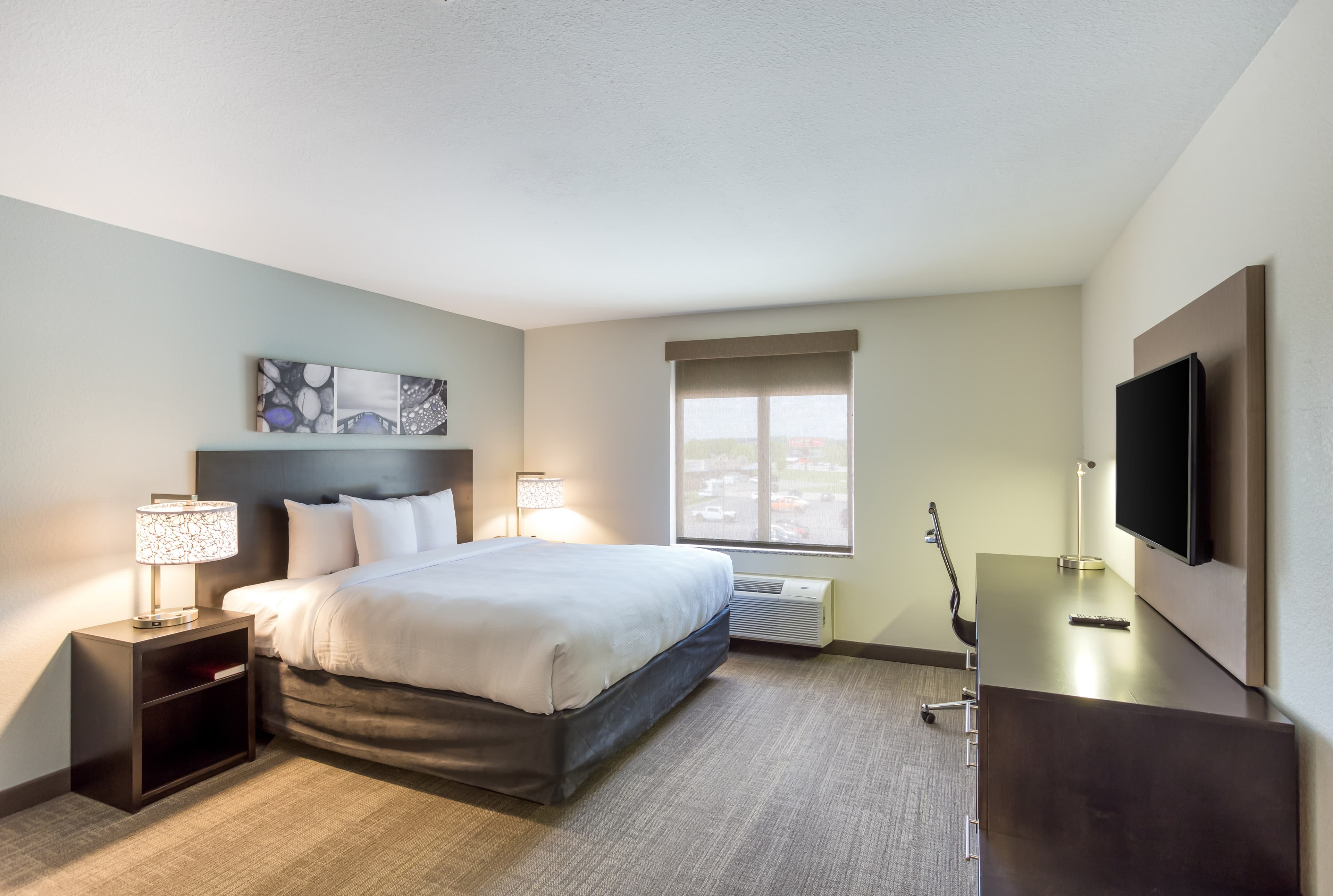 MainStay Suites Logan Ohio-Hocking Hills — 9