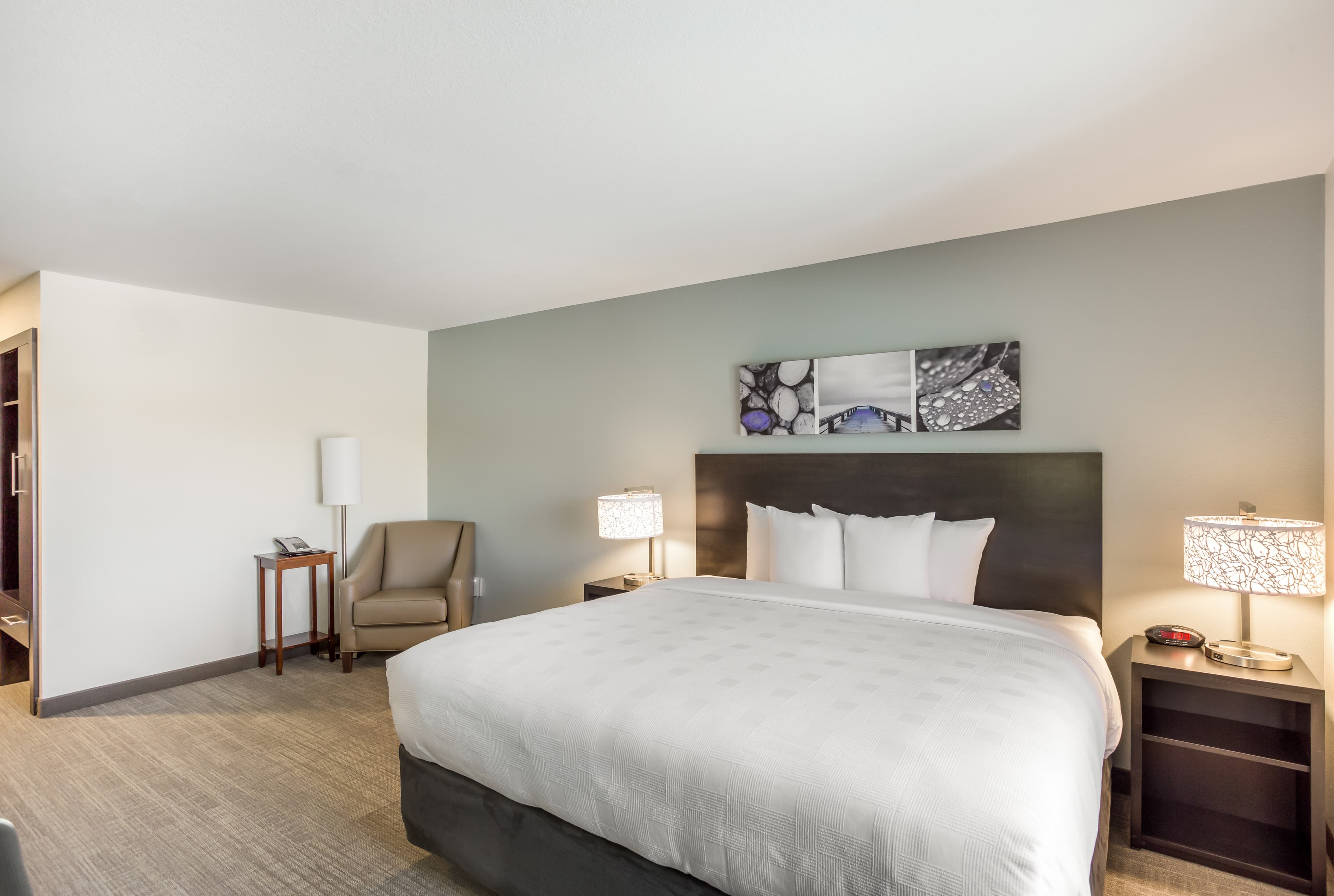 MainStay Suites Logan Ohio-Hocking Hills — 11
