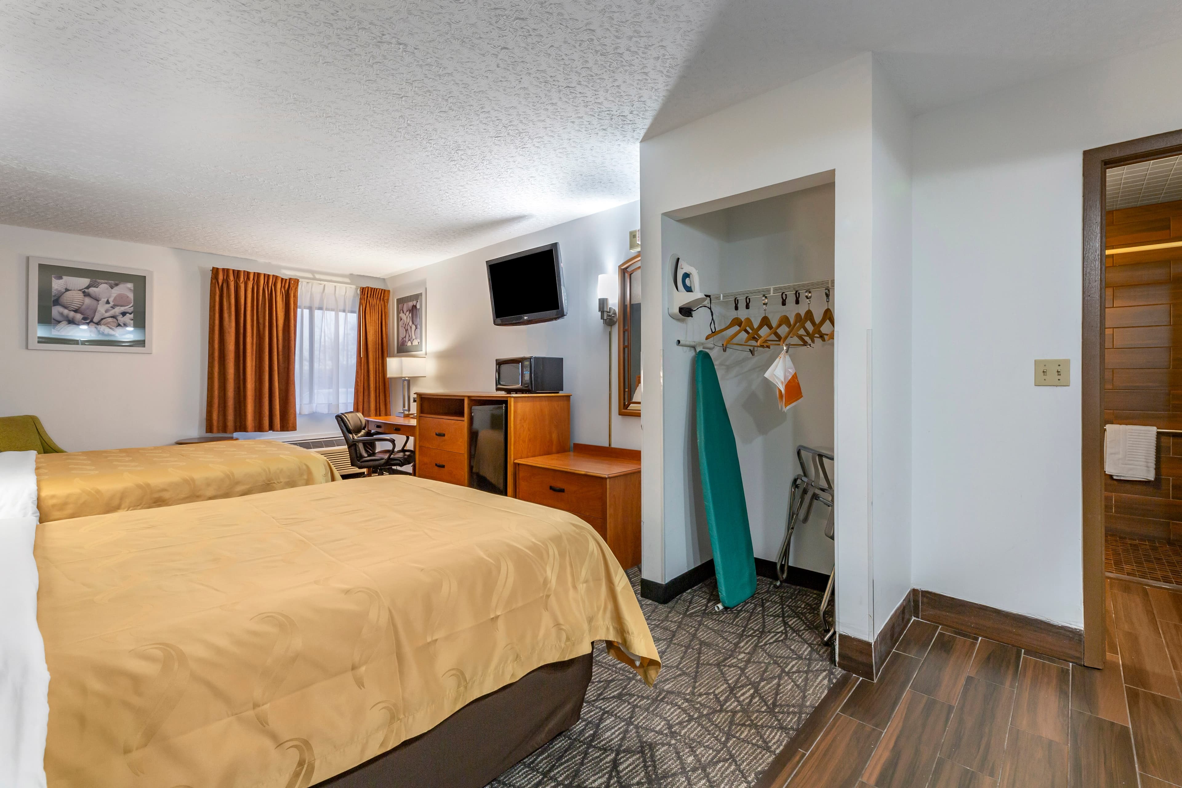 Quality Inn Austintown-Youngstown West - Image 3