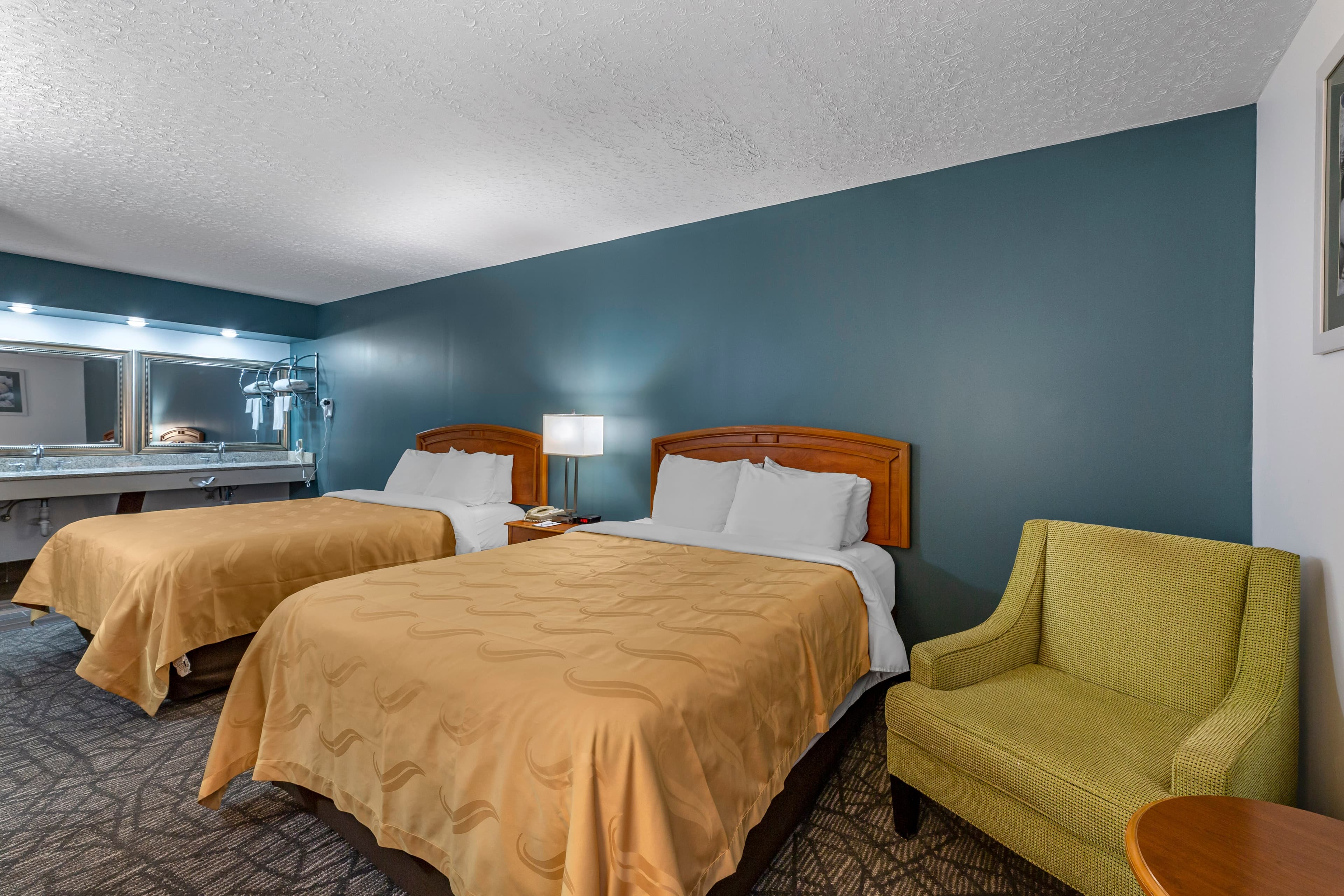 Quality Inn Austintown-Youngstown West - Image 4
