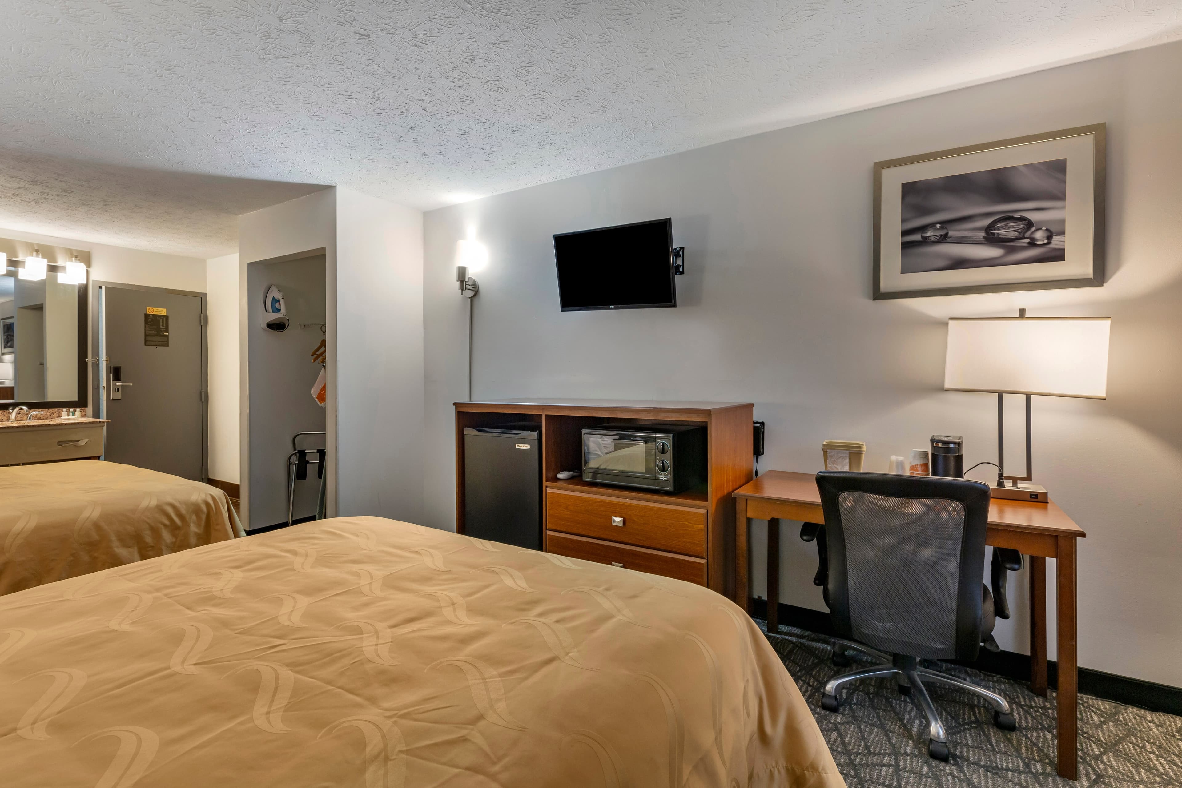 Quality Inn Austintown-Youngstown West — 14