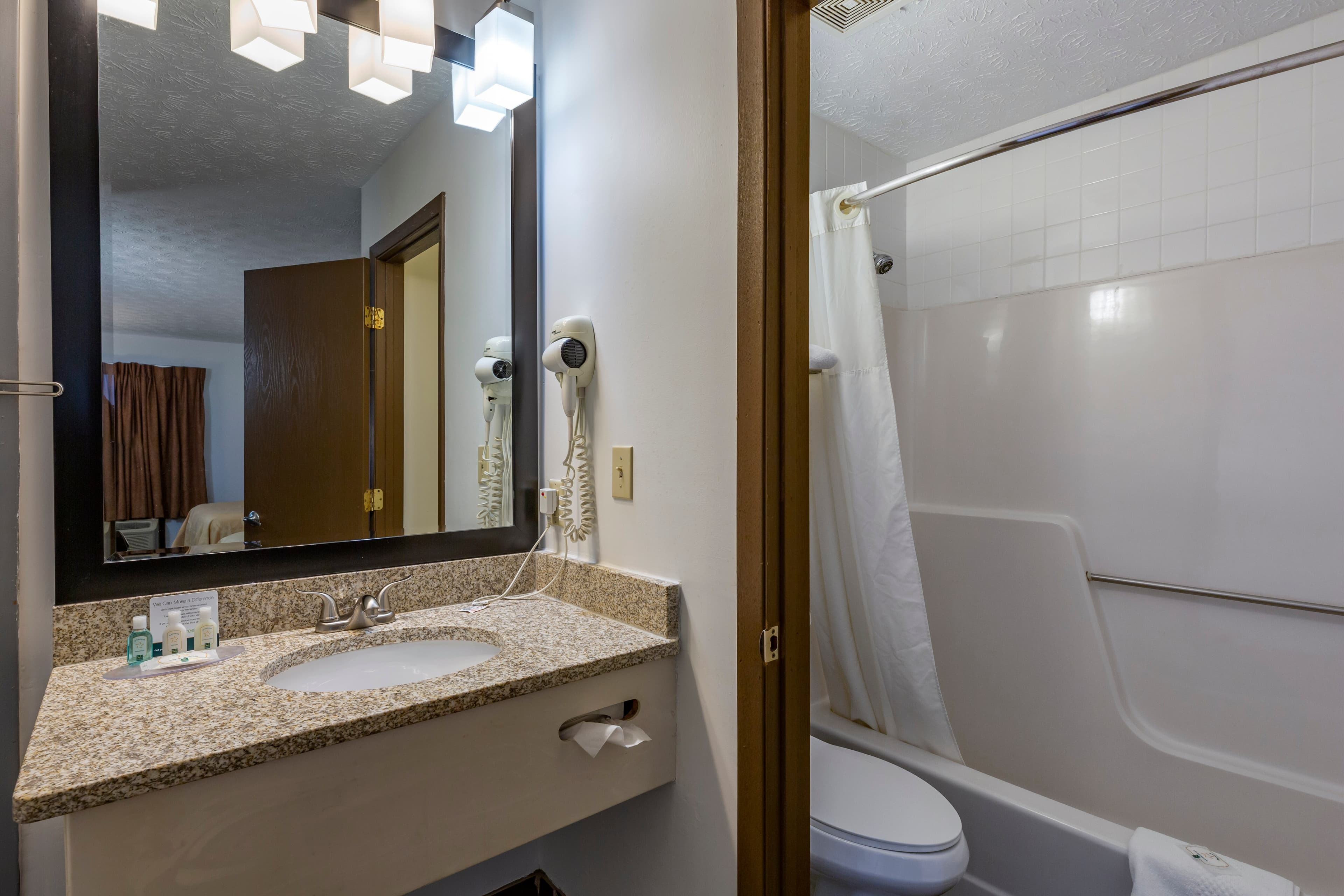 Quality Inn Austintown-Youngstown West — 17