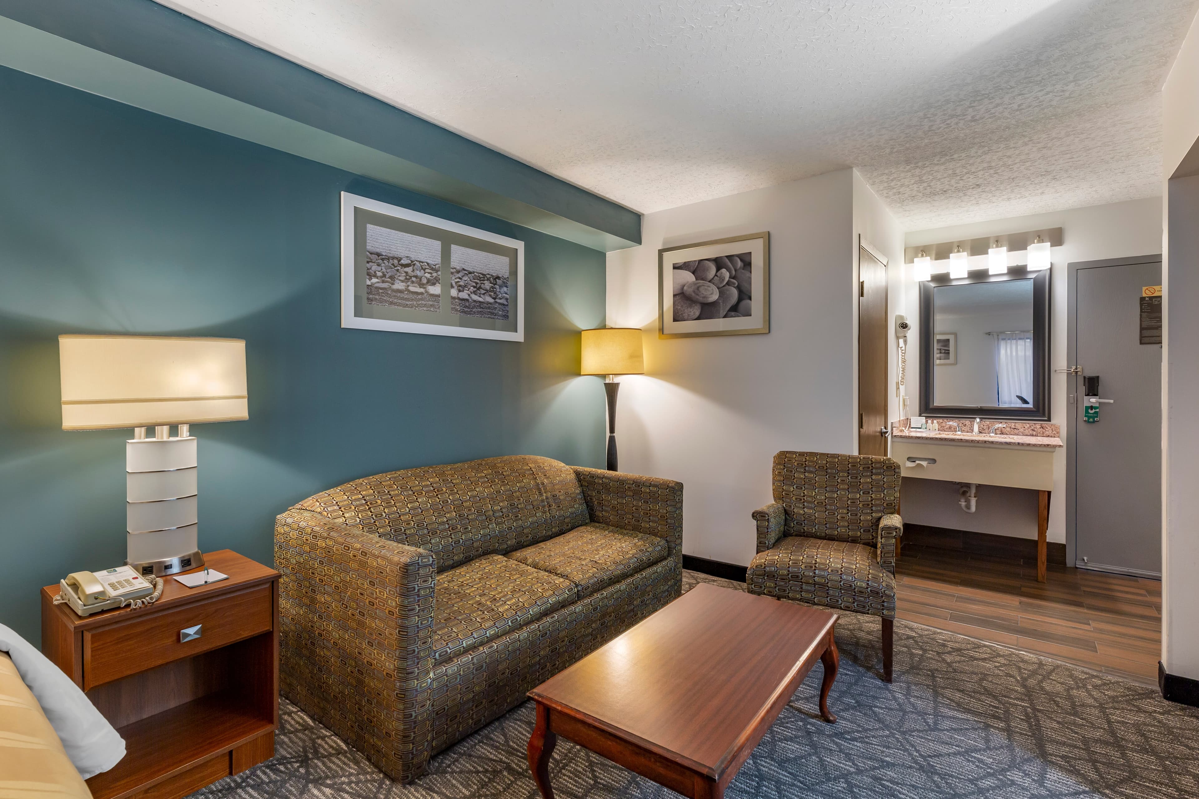 Quality Inn Austintown-Youngstown West — 8