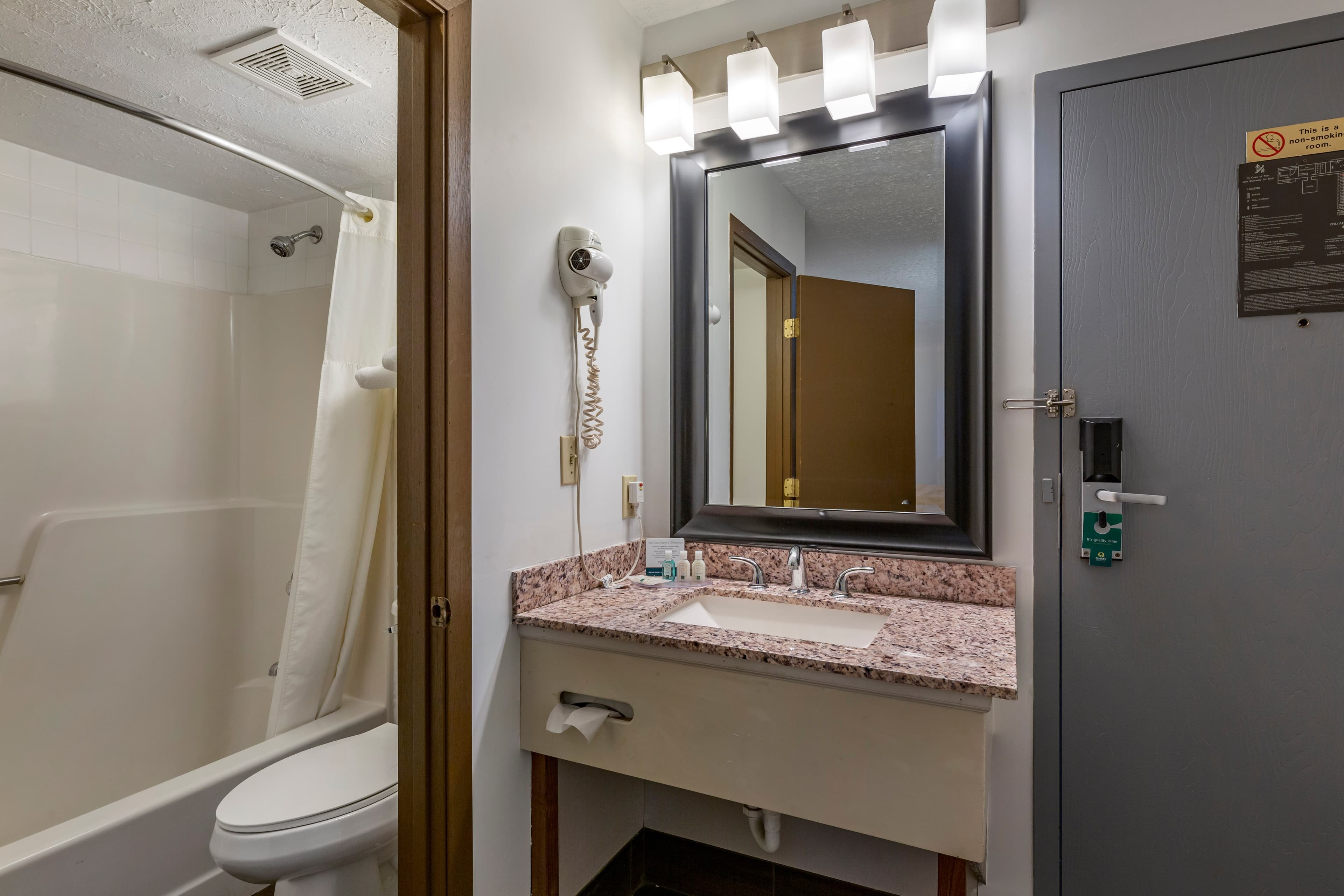 Quality Inn Austintown-Youngstown West — 9