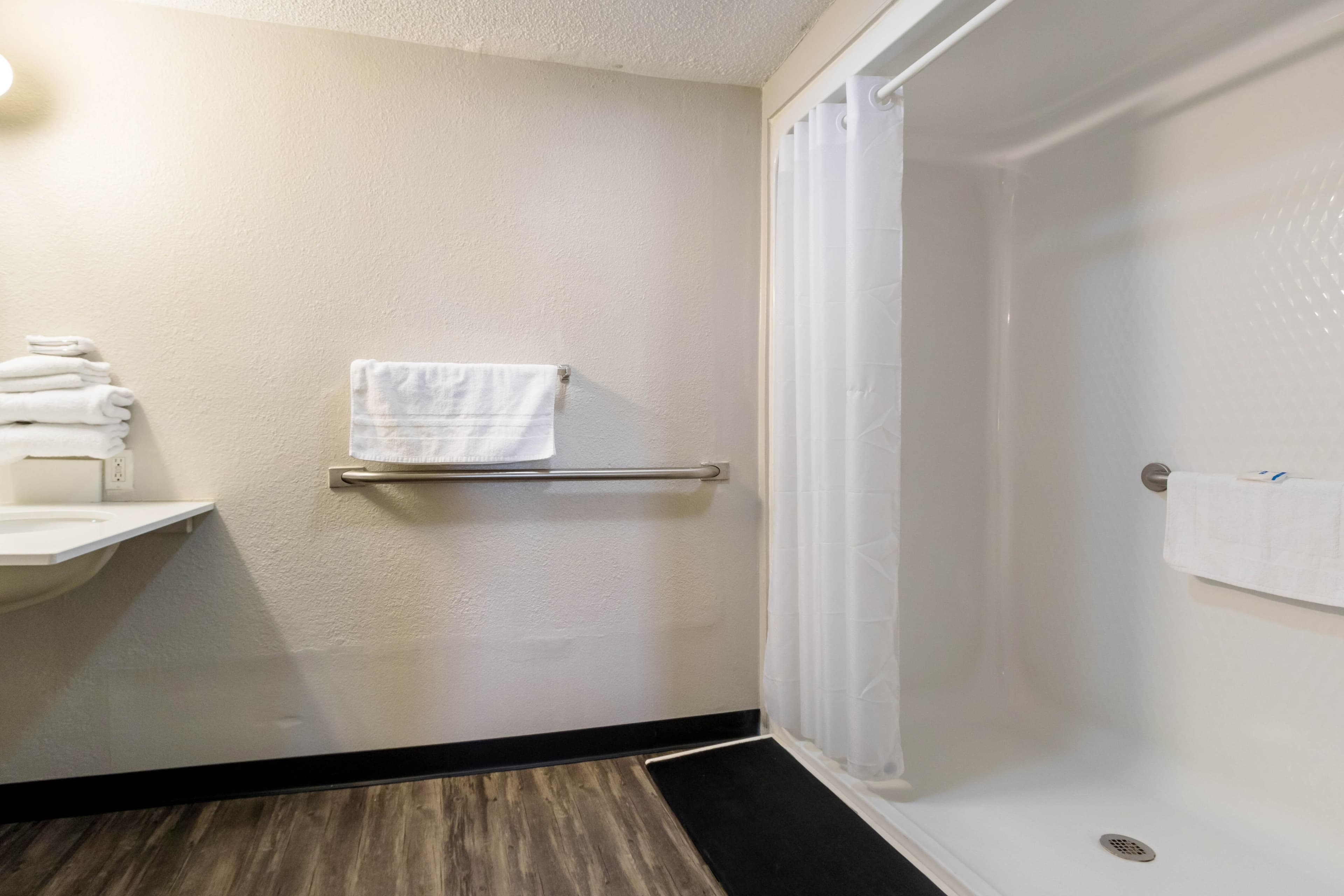 Rodeway Inn Near Hall of Fame — 10