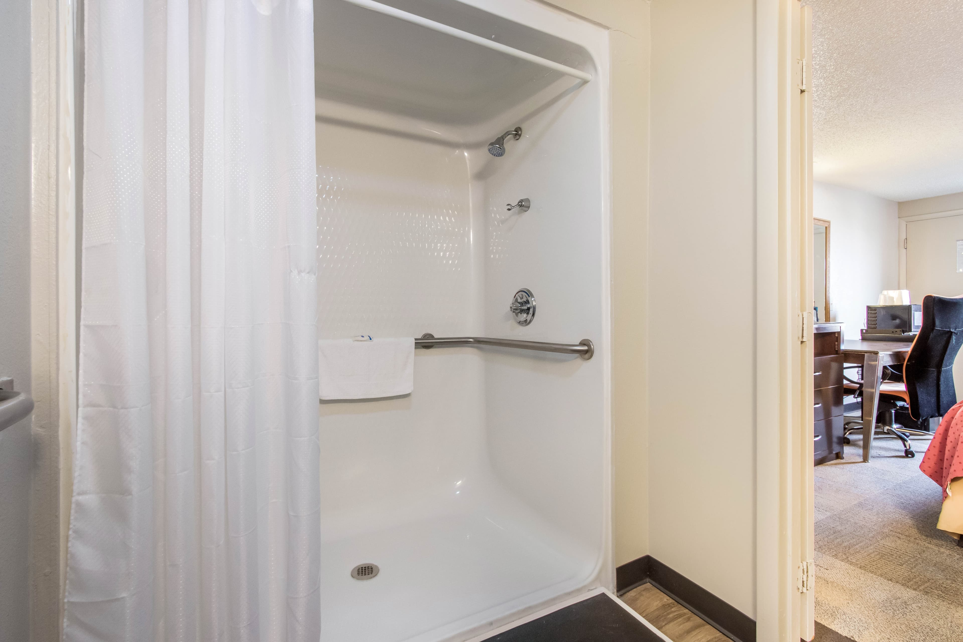 Rodeway Inn Near Hall of Fame — 11