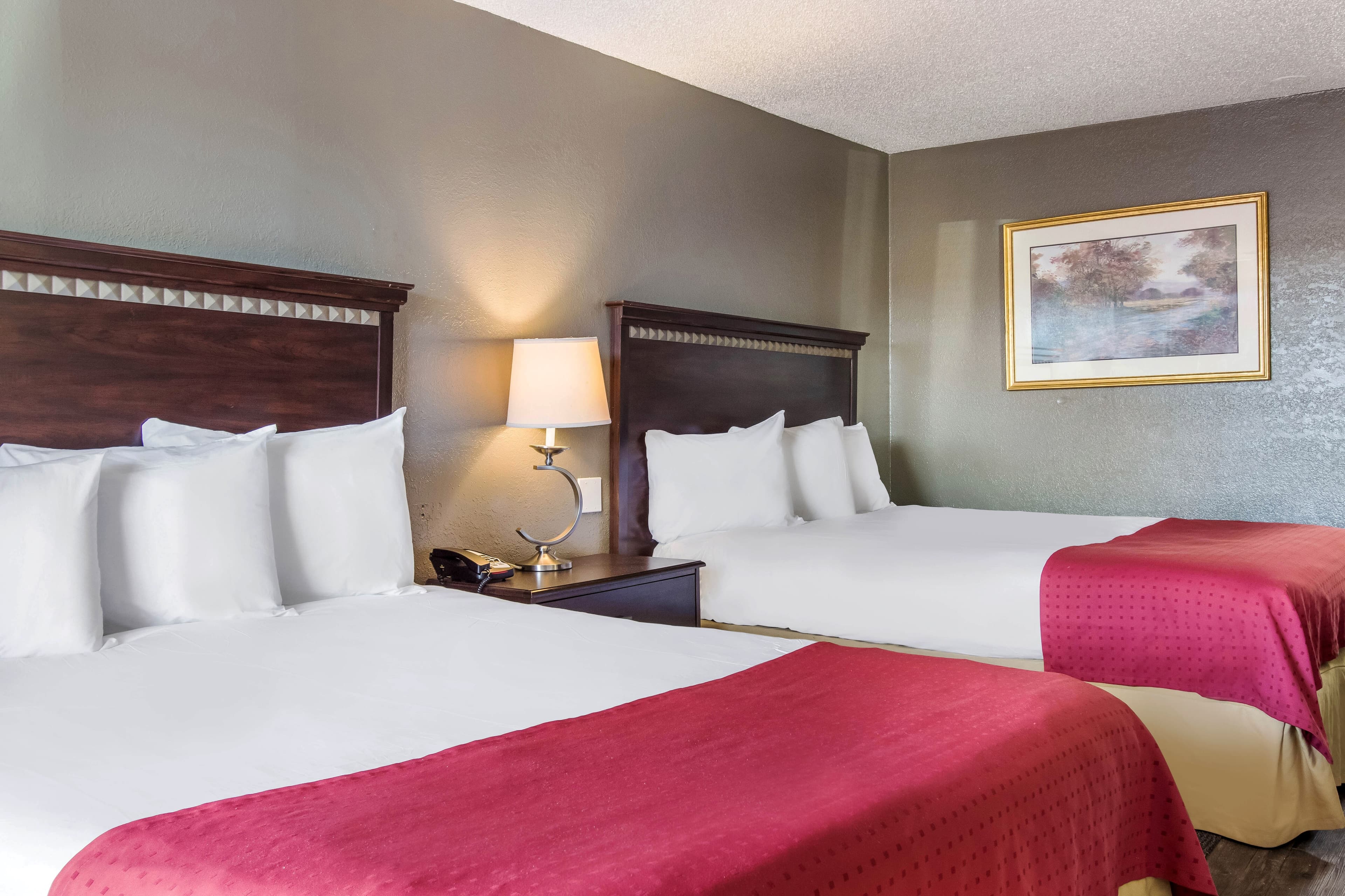 Rodeway Inn Near Hall of Fame — 12