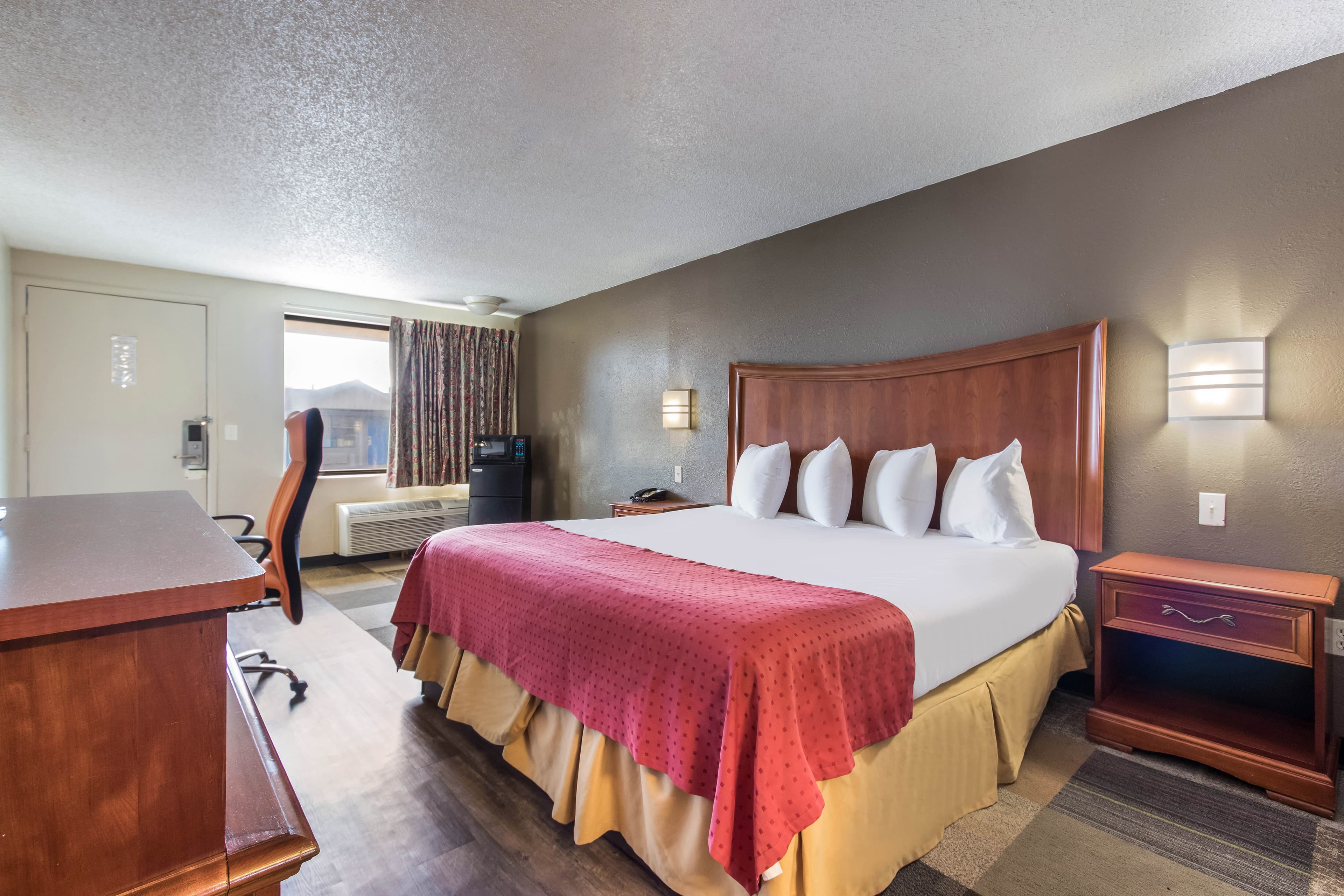 Rodeway Inn Near Hall of Fame — 5