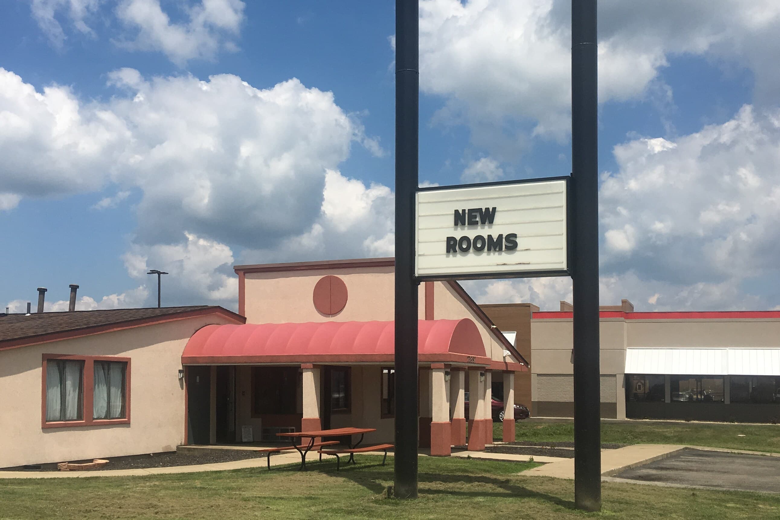 Rodeway Inn Circleville - Image 1