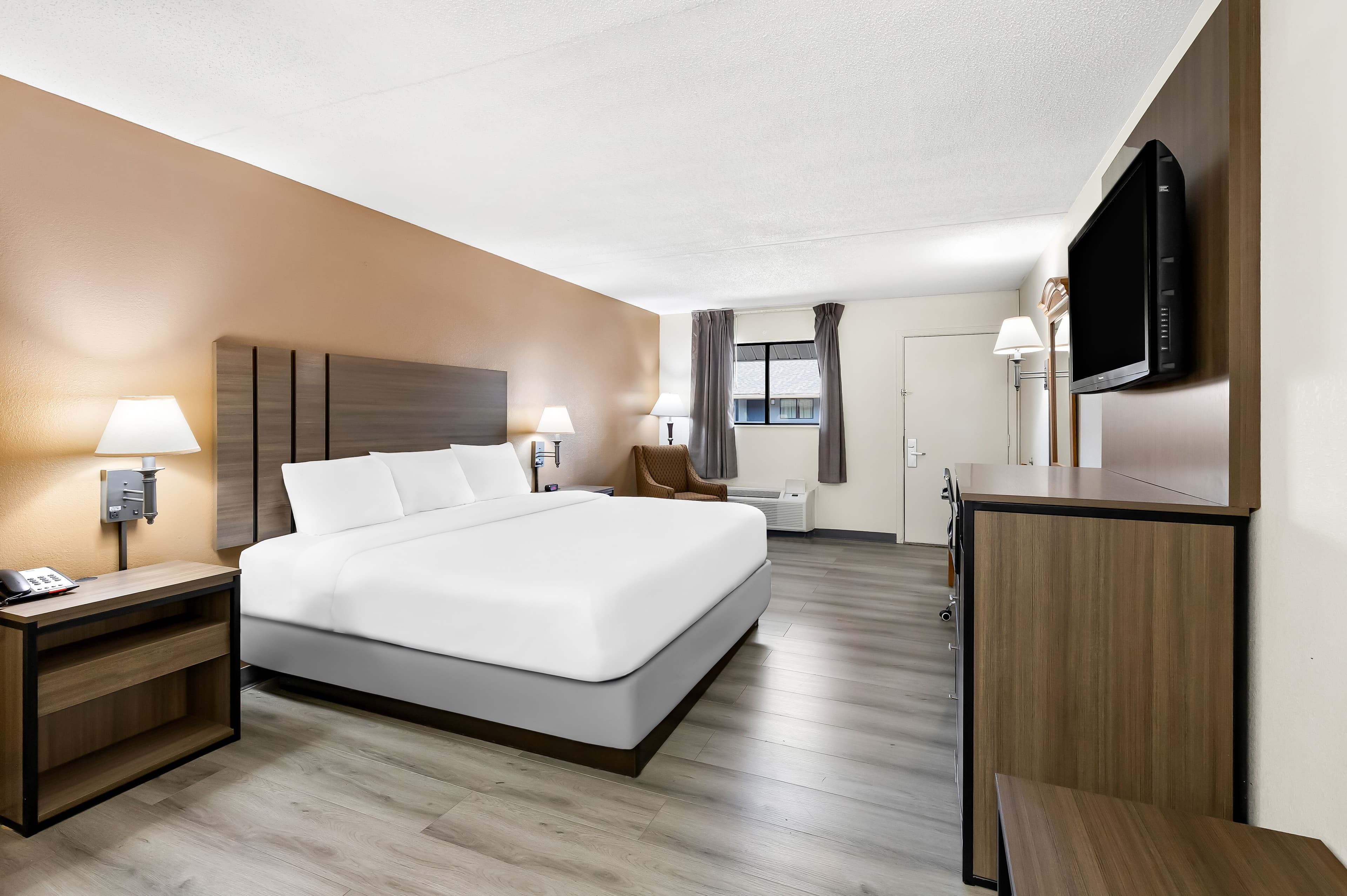 Quality Inn Middleburg Heights near Cleveland Airport — 12